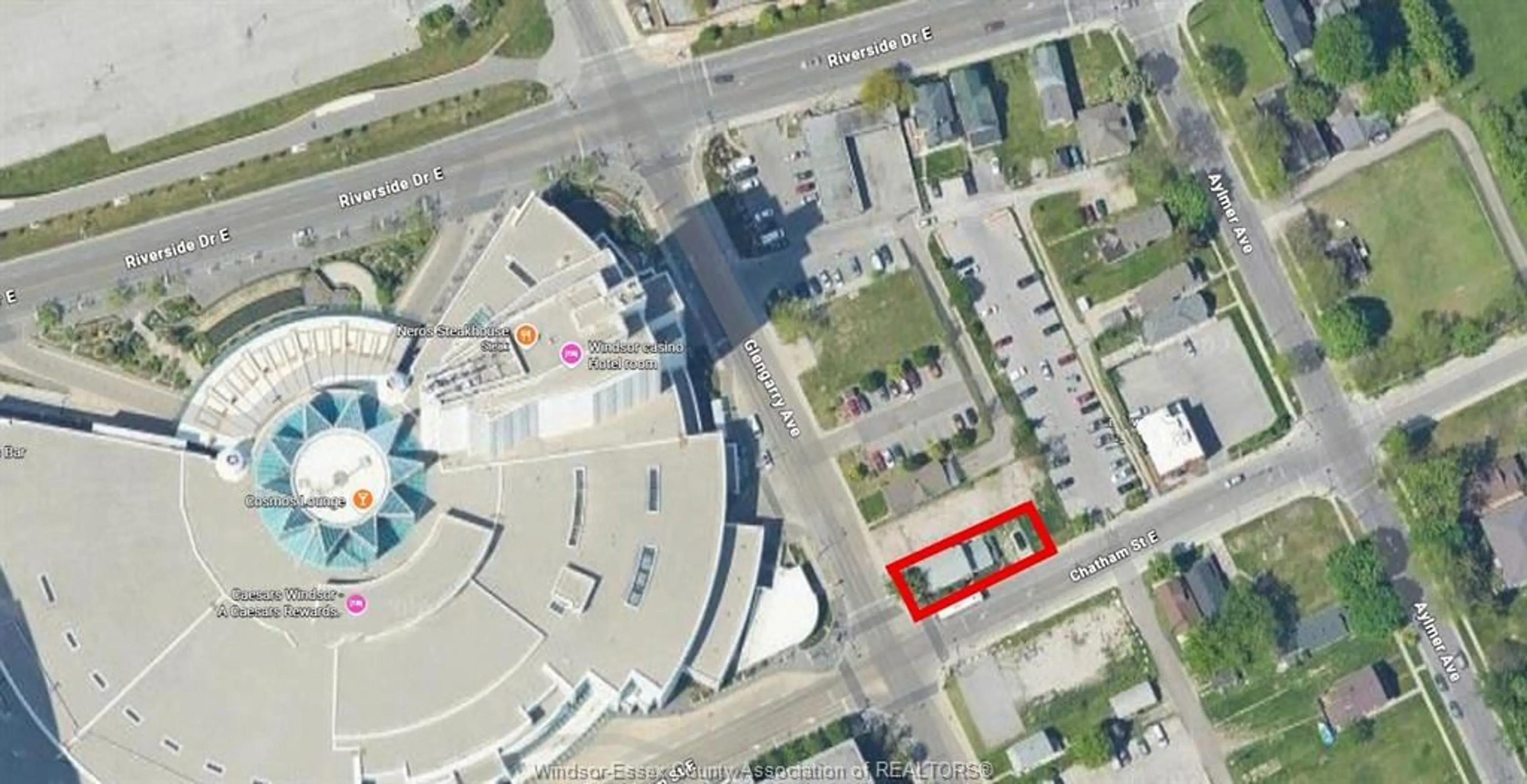 A pic from outside/outdoor area/front of a property/back of a property/a pic from drone, street for 194 GLENGARRY Ave, Windsor Ontario N9A 1P2