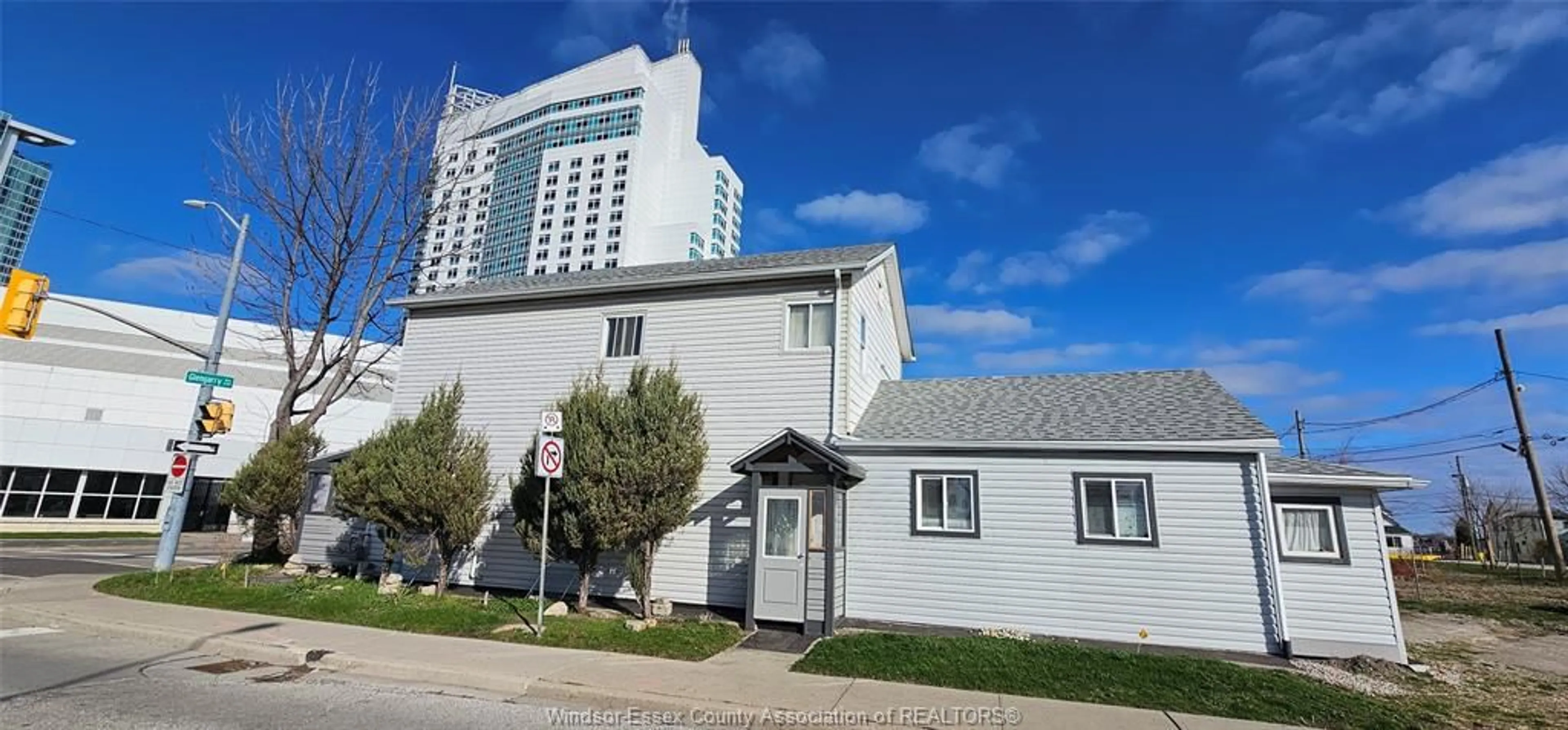 Unknown for 194 GLENGARRY Ave, Windsor Ontario N9A 1P2