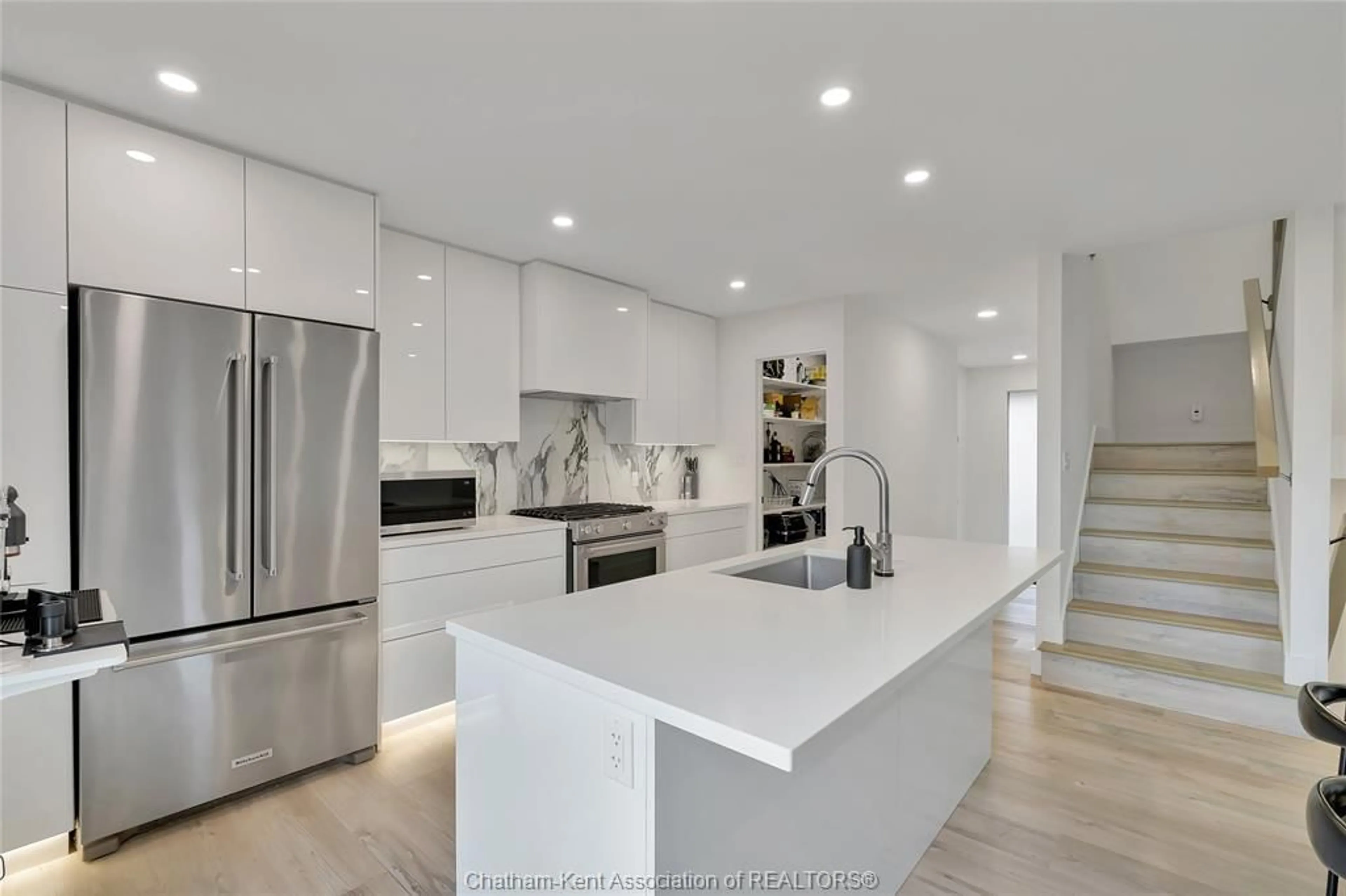 Contemporary kitchen, unknown for 15 Churchill Park Rd, Chatham Ontario N7M 6M2