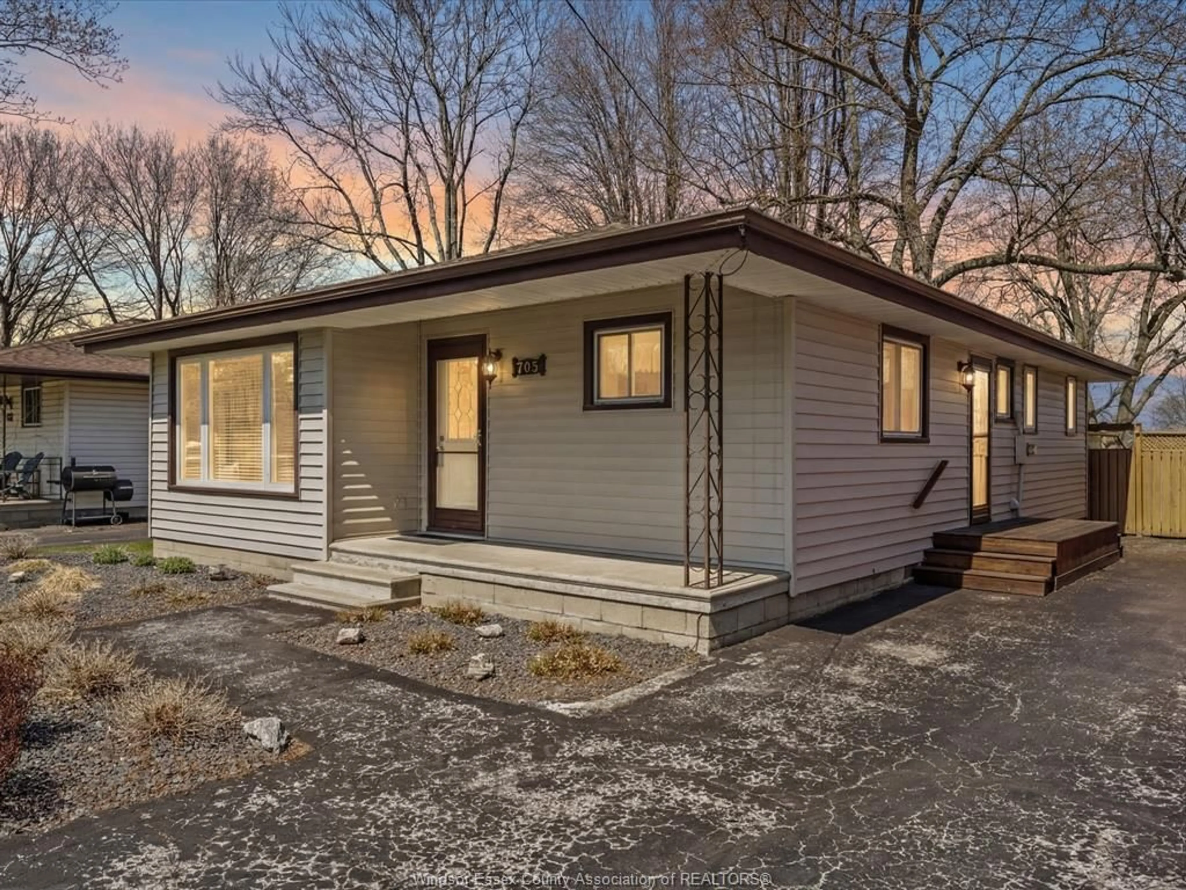 Home with vinyl exterior material, street for 705 Optimist St, Belle River Ontario N8L 0J6