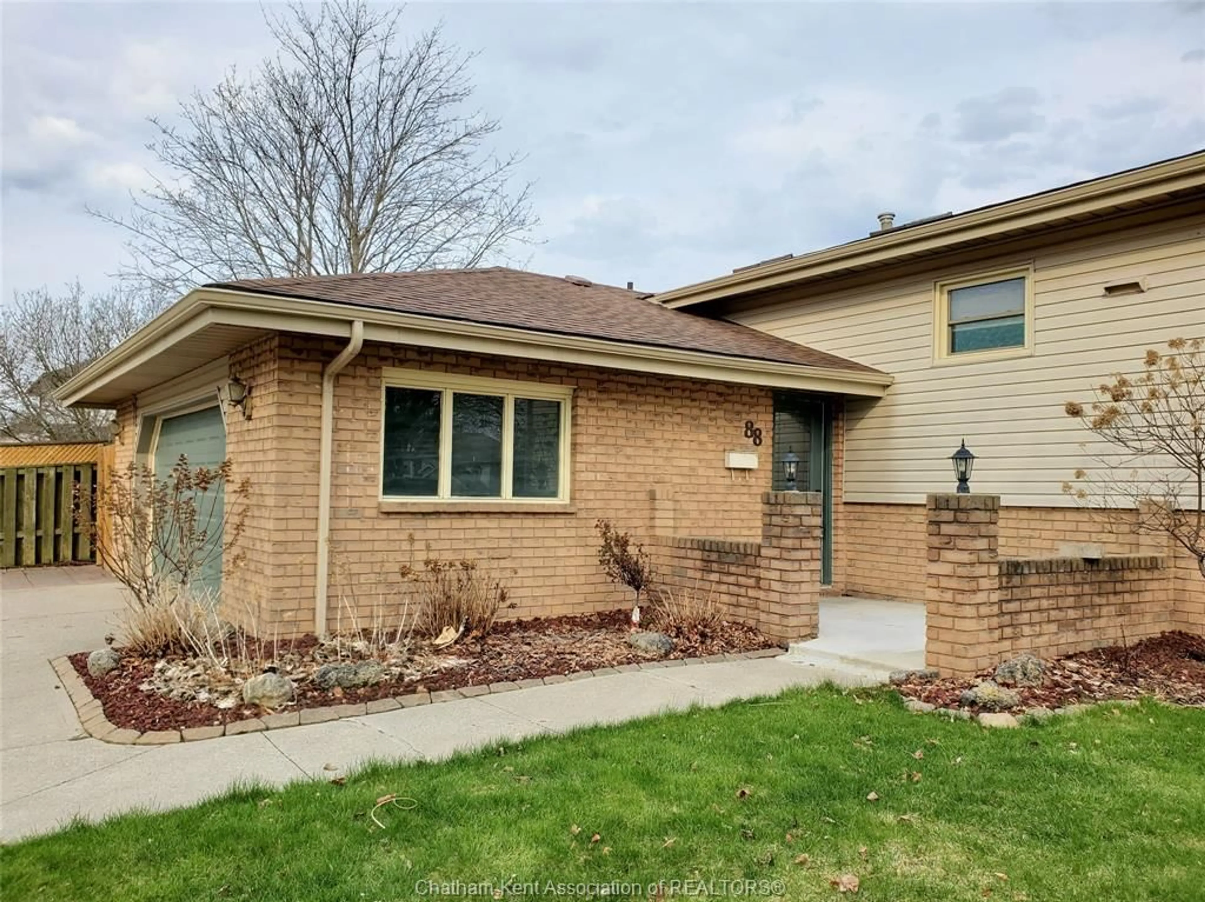 Home with brick exterior material, street for 88 Norway Maple Dr, Chatham Ontario N7L 5E1