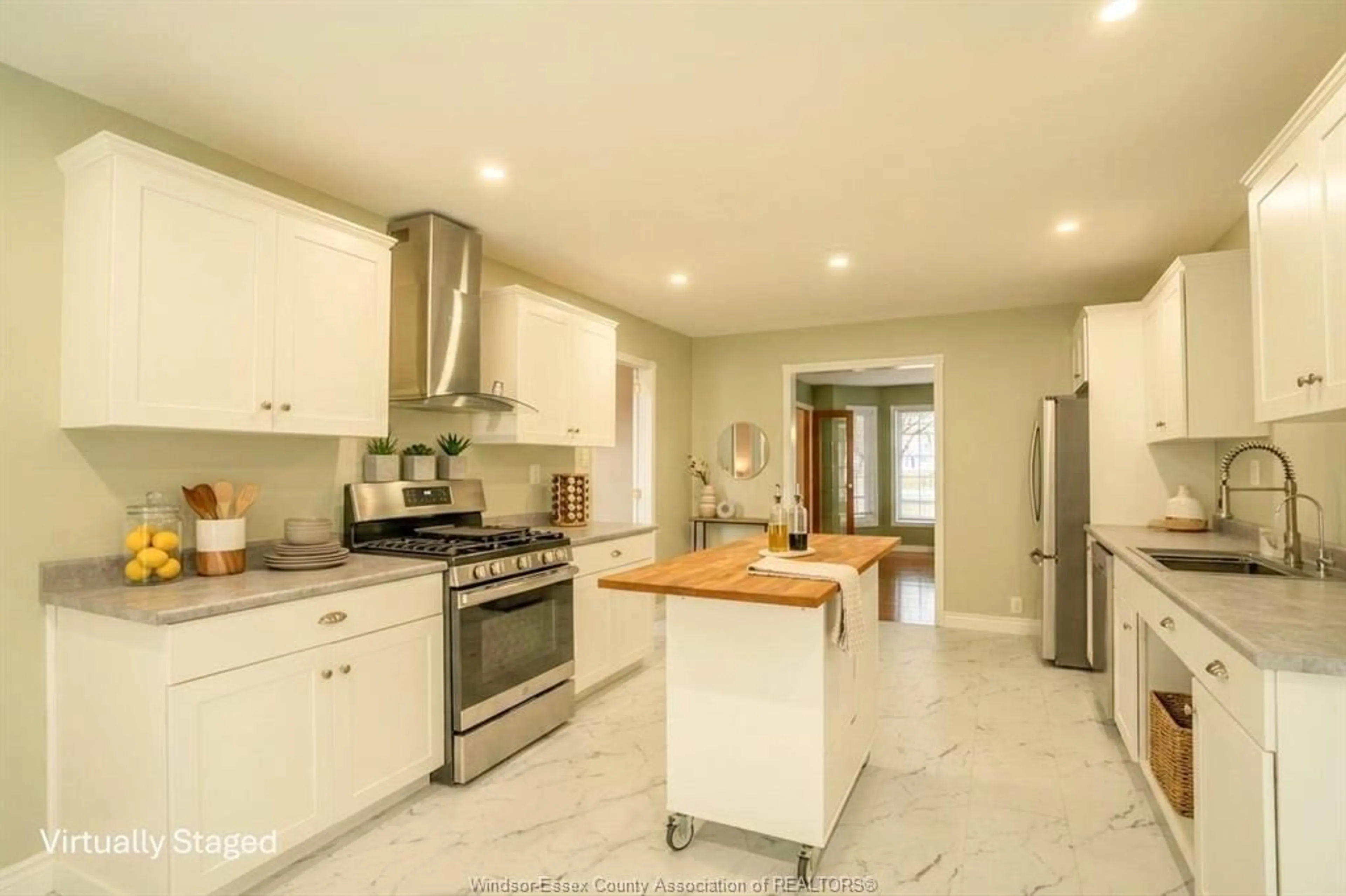 Open concept kitchen, ceramic/tile floor for 591 OLD TECUMSEH Rd, Lakeshore Ontario N0R 1A0