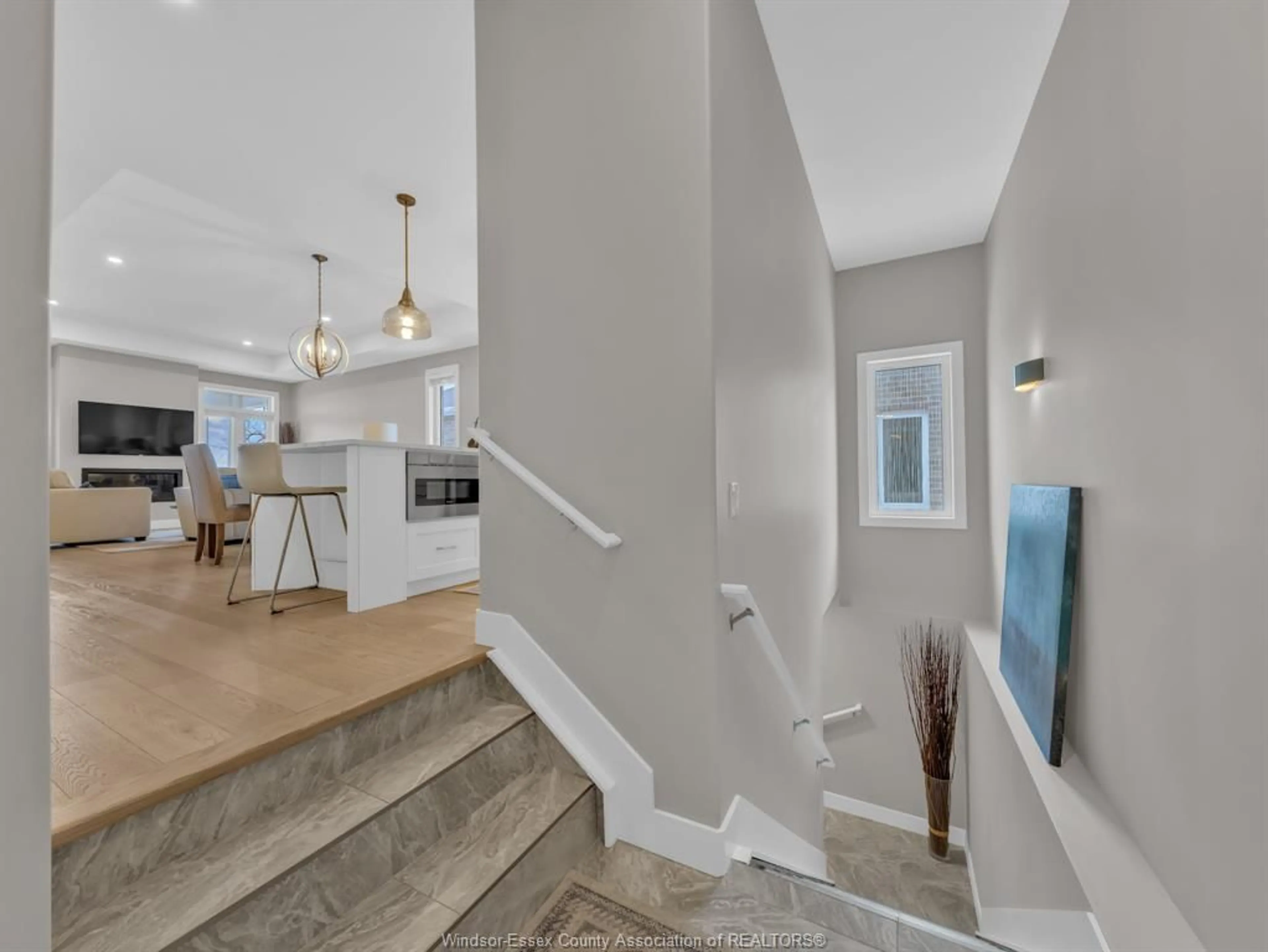 Stairs for 46 DESTINY Dr, Leamington Ontario N8H 0E1