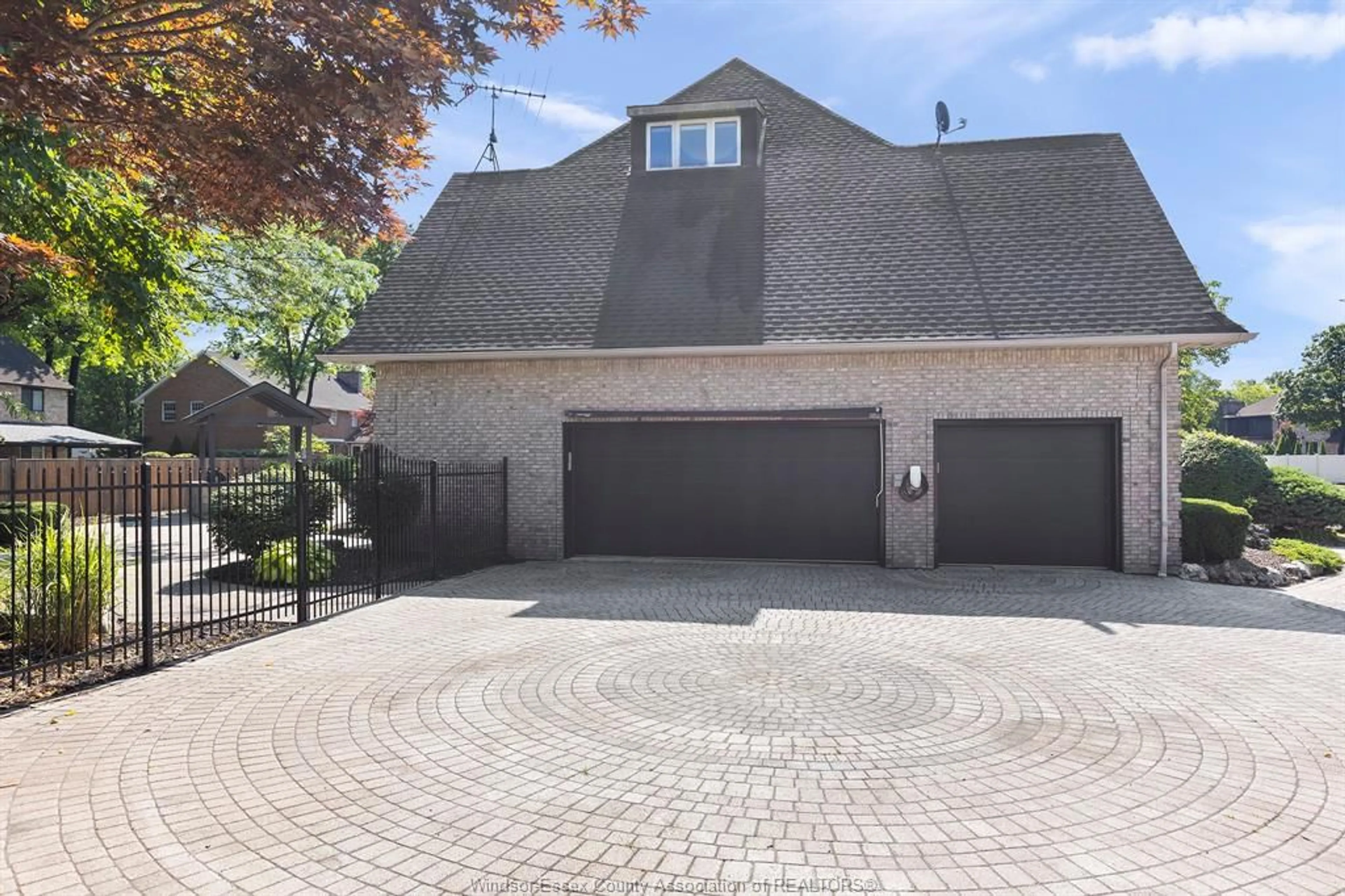 Unknown for 15 Fasan Cres, Tecumseh Ontario N8N 4L1