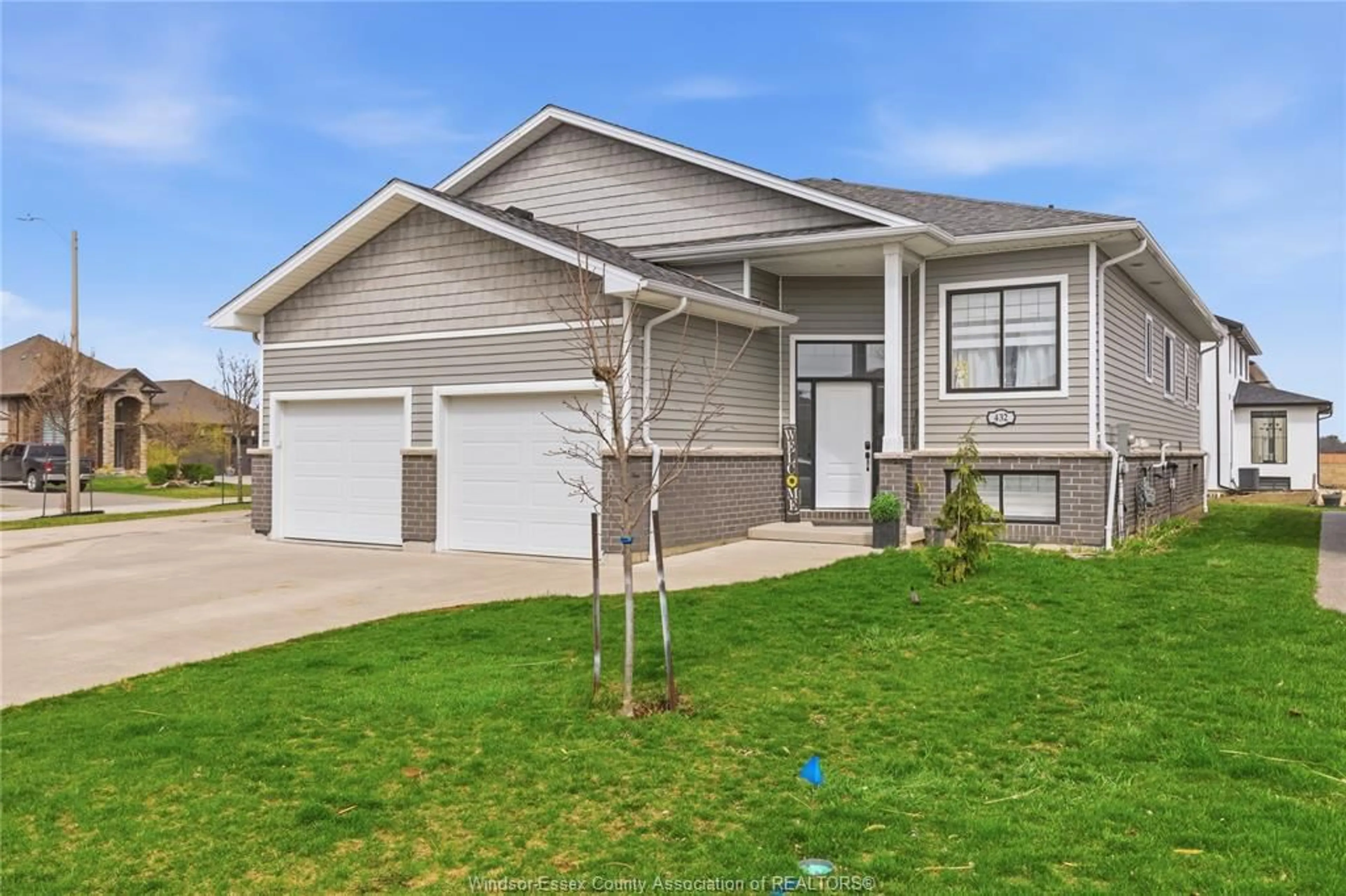 Home with vinyl exterior material, street for 432 ROSEWOOD Dr, Lakeshore Ontario N0R 1A7