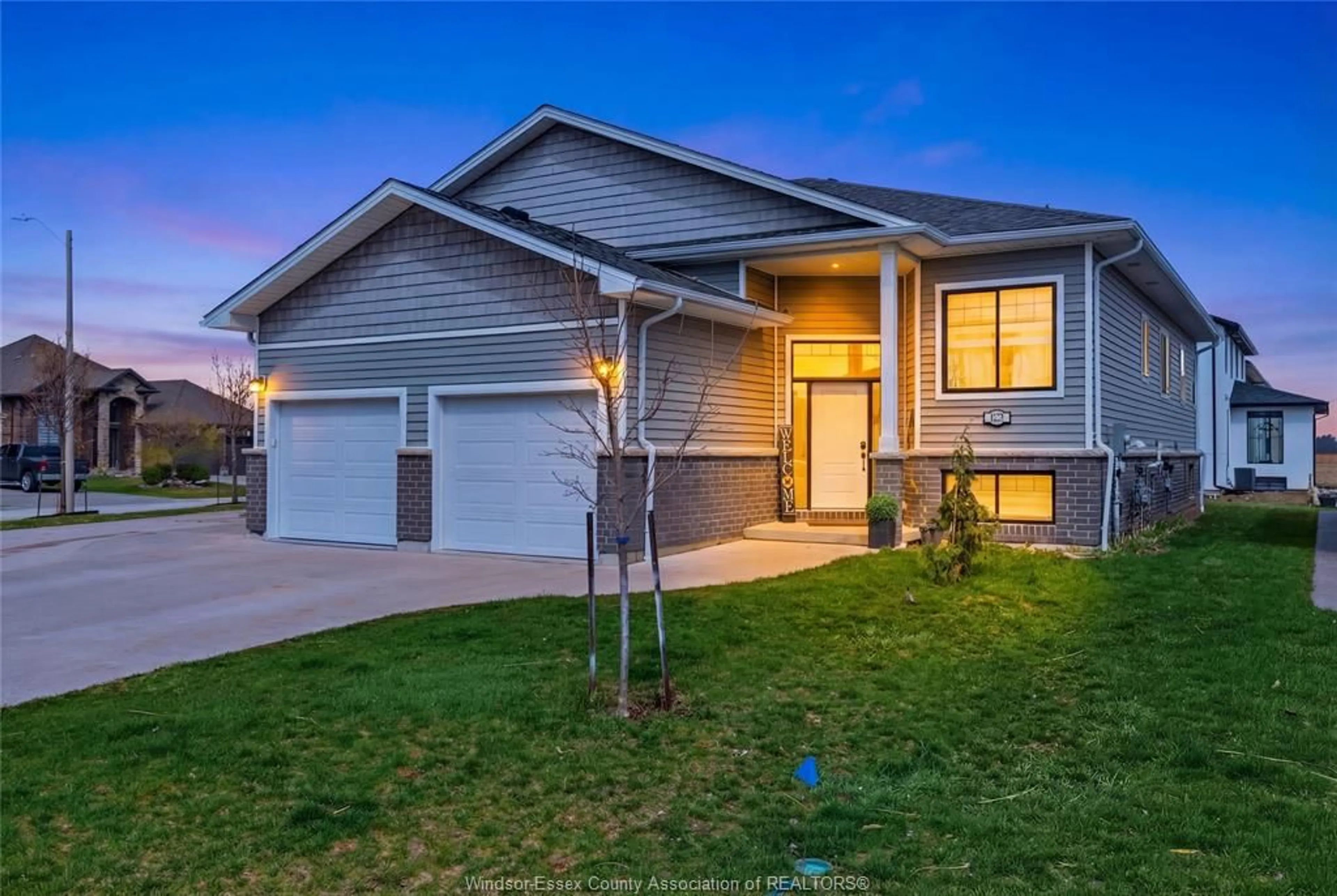 Home with vinyl exterior material, street for 432 ROSEWOOD Dr, Lakeshore Ontario N0R 1A7