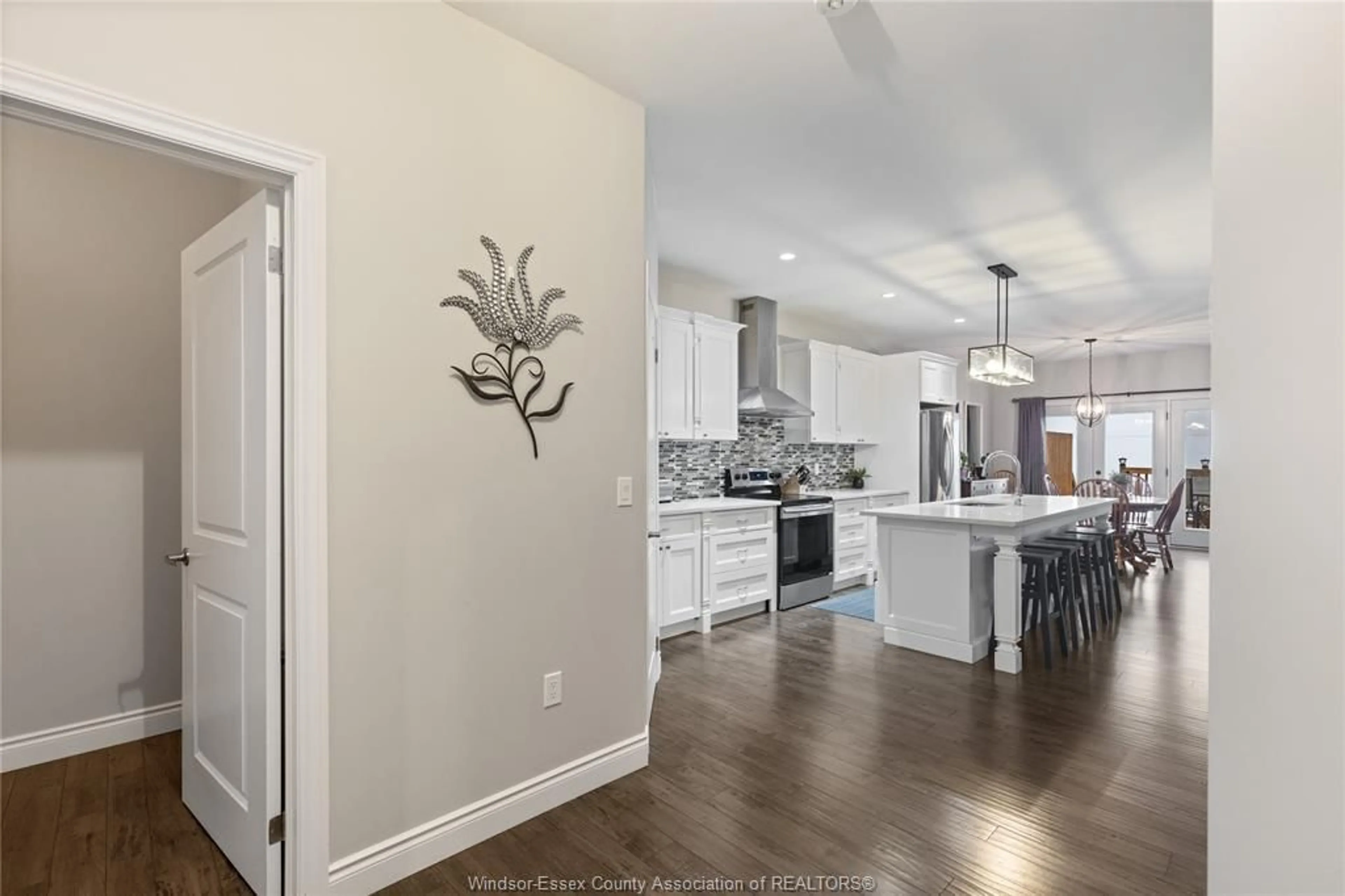 Open concept kitchen, ceramic/tile floor for 432 ROSEWOOD Dr, Lakeshore Ontario N0R 1A7