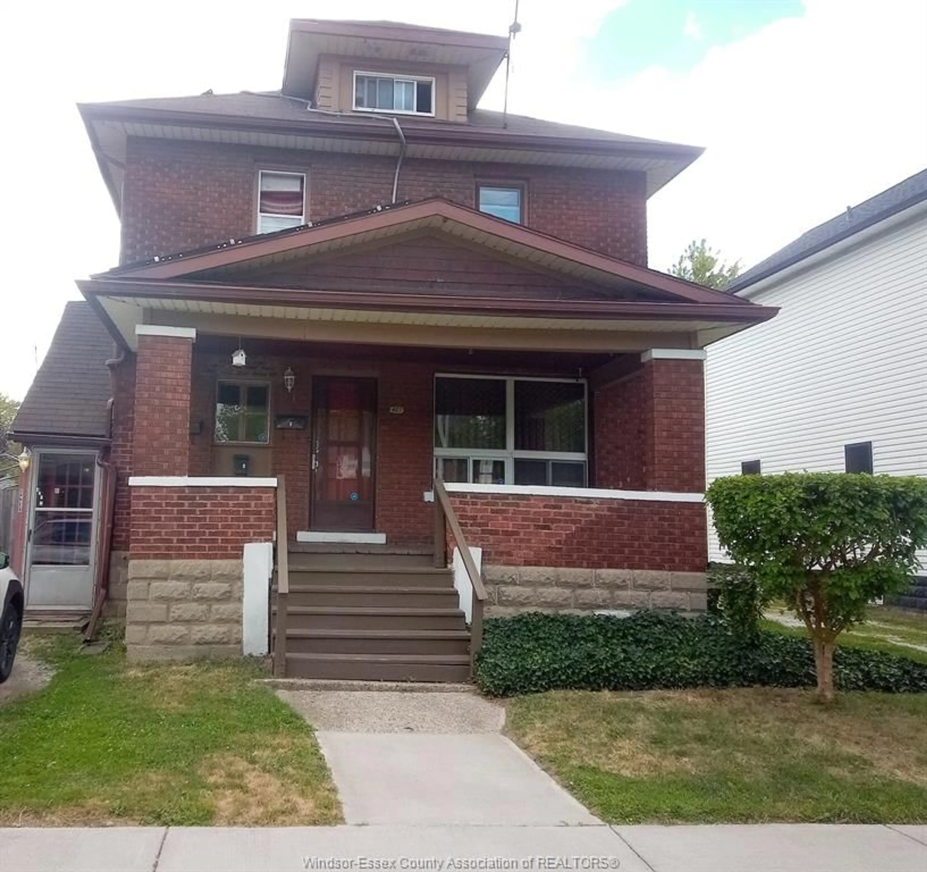 Home with brick exterior material, street for 427 GLADSTONE Ave, Windsor Ontario N9A 2P8