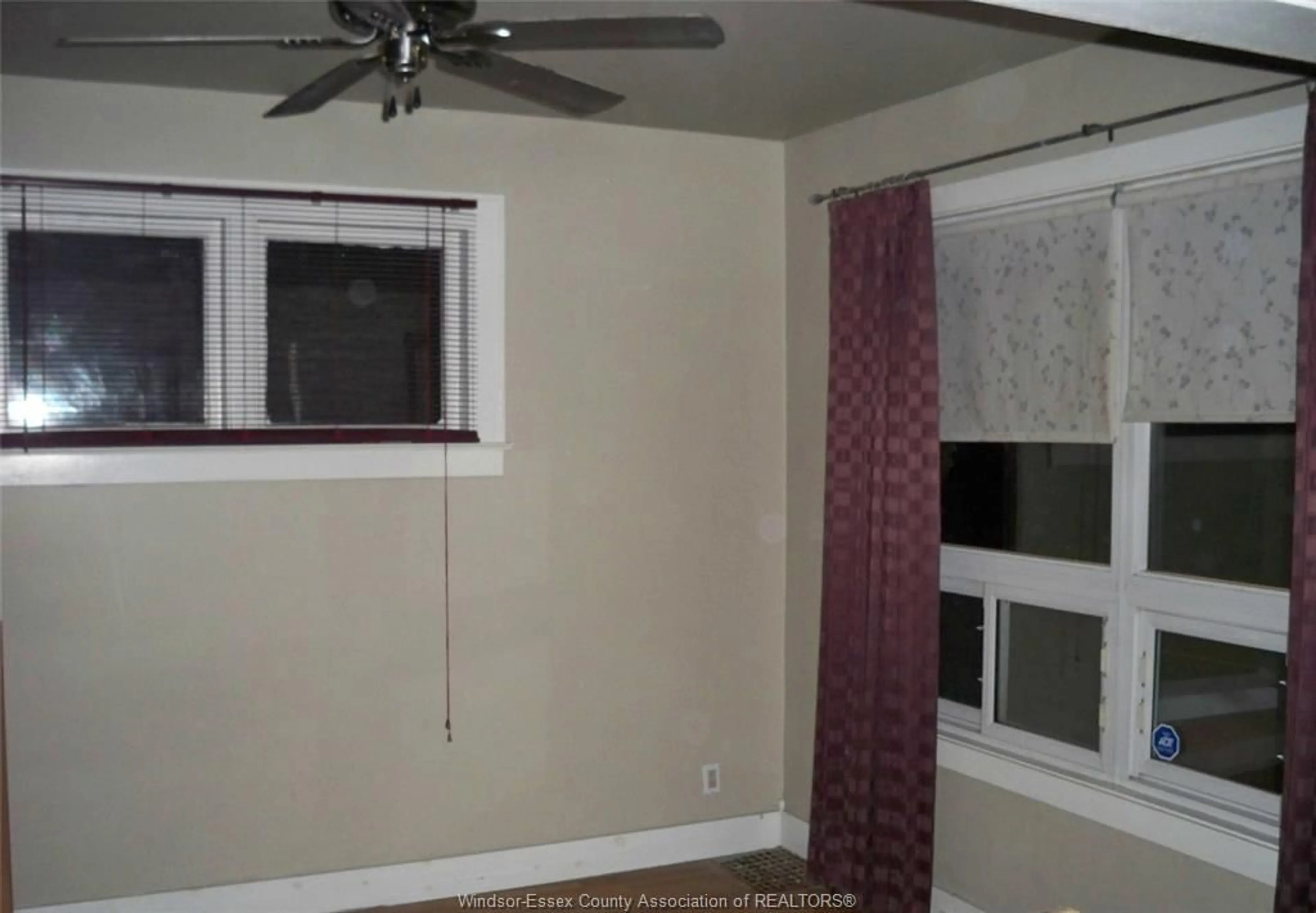 A pic of a room for 427 GLADSTONE Ave, Windsor Ontario N9A 2P8