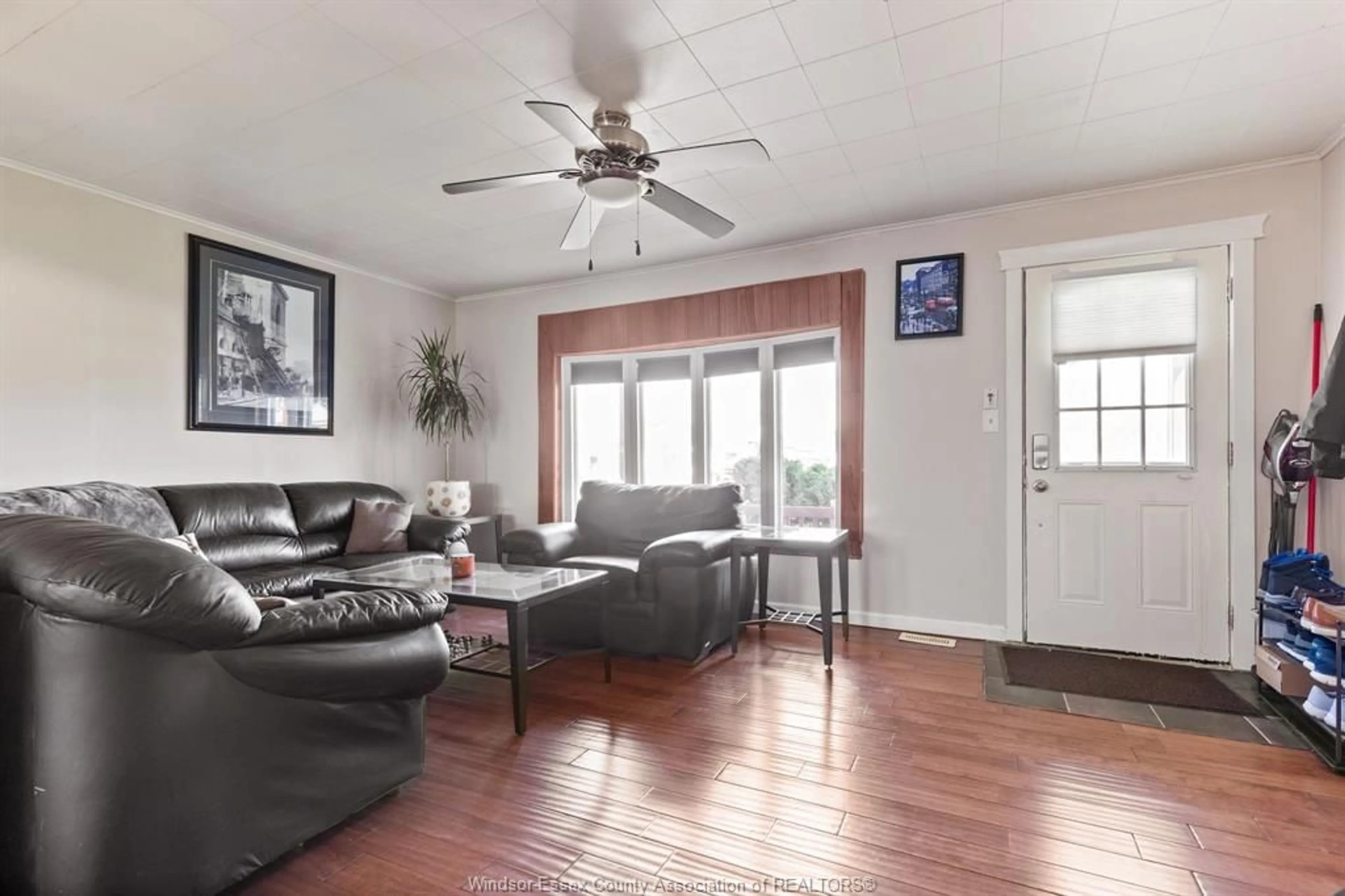 Living room with furniture, unknown for 2785 CLEMENCEAU Blvd, Windsor Ontario N8T 2P9