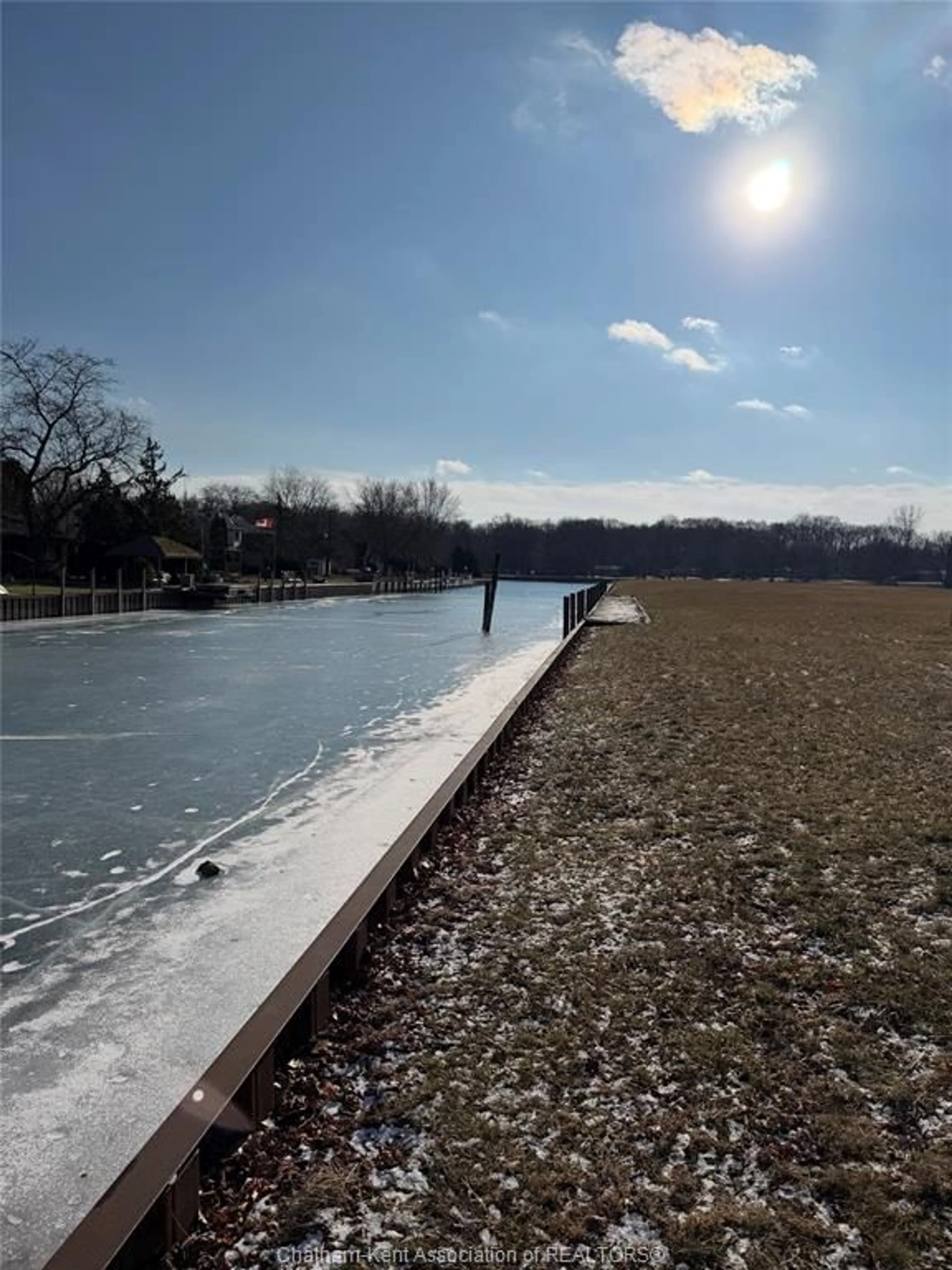 Blurry image for 4761 Old River Rd, Chatham Township Ontario N0P 2B0