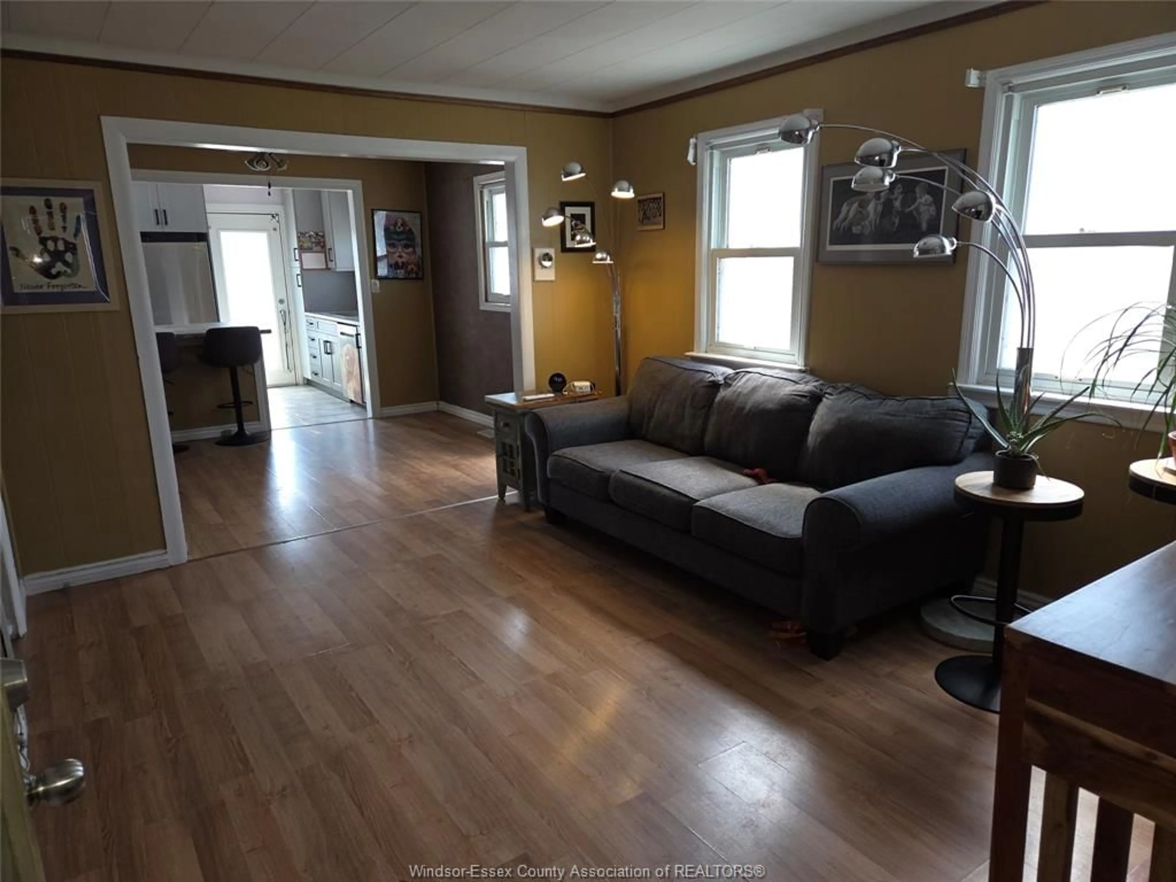 Living room with furniture, unknown for 663 HILDEGARDE St, Windsor Ontario N8X 2Z7