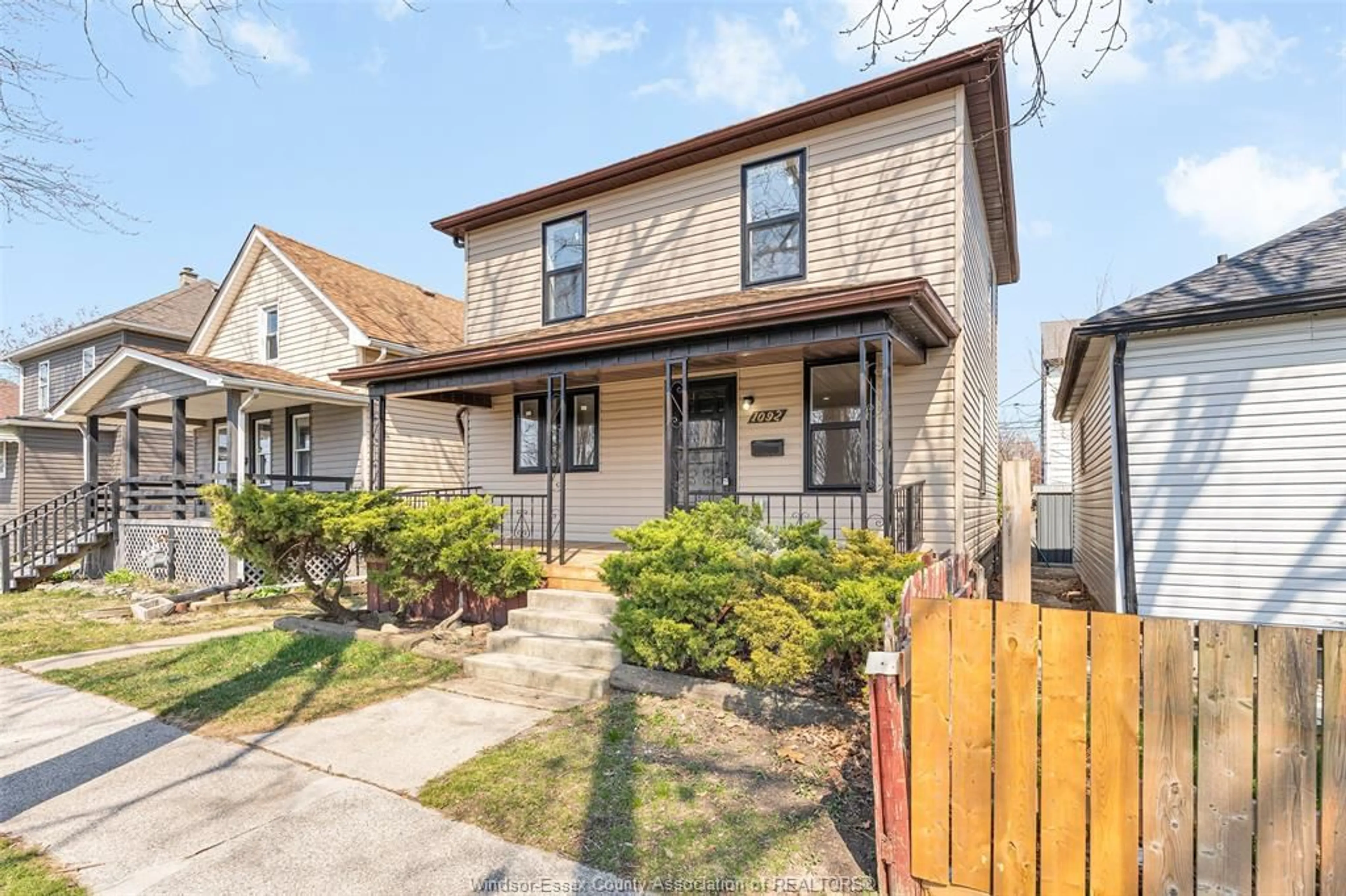 Unknown for 1092 ST. LUKE, Windsor Ontario N8Y 3M8