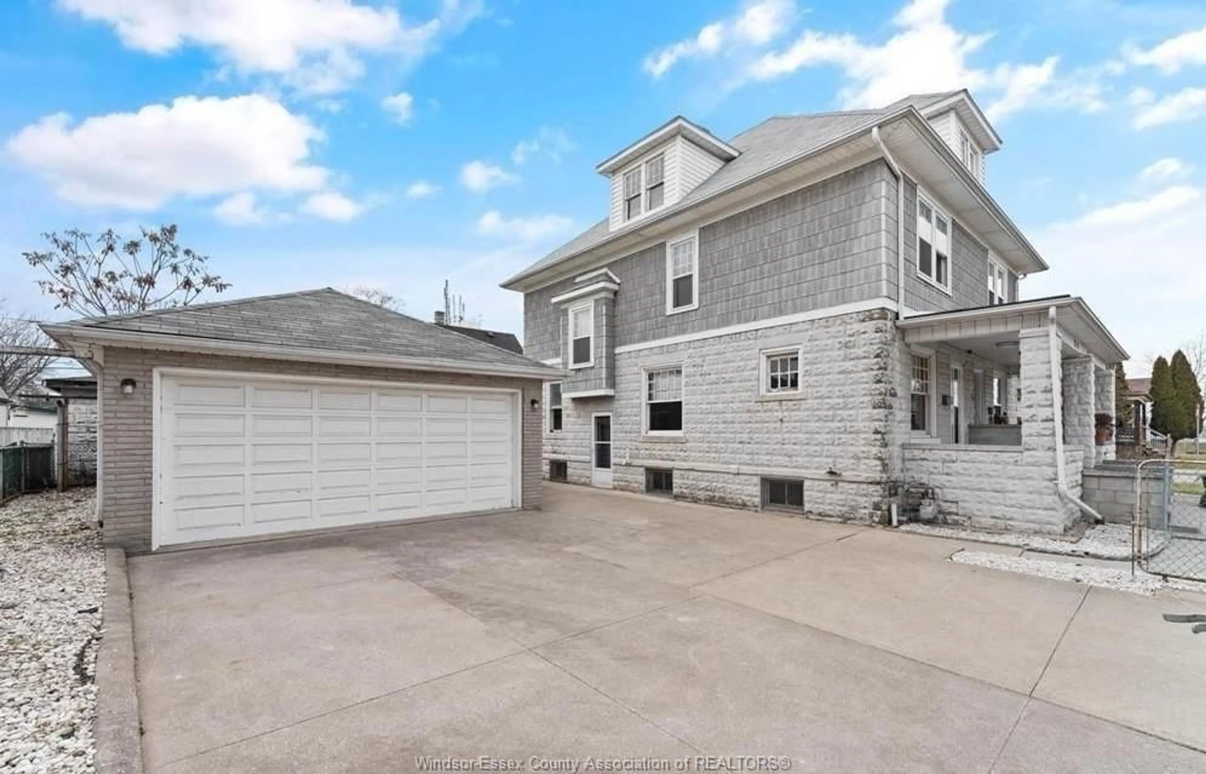 Unknown for 215 PIERRE, Windsor Ontario N9A 2J6