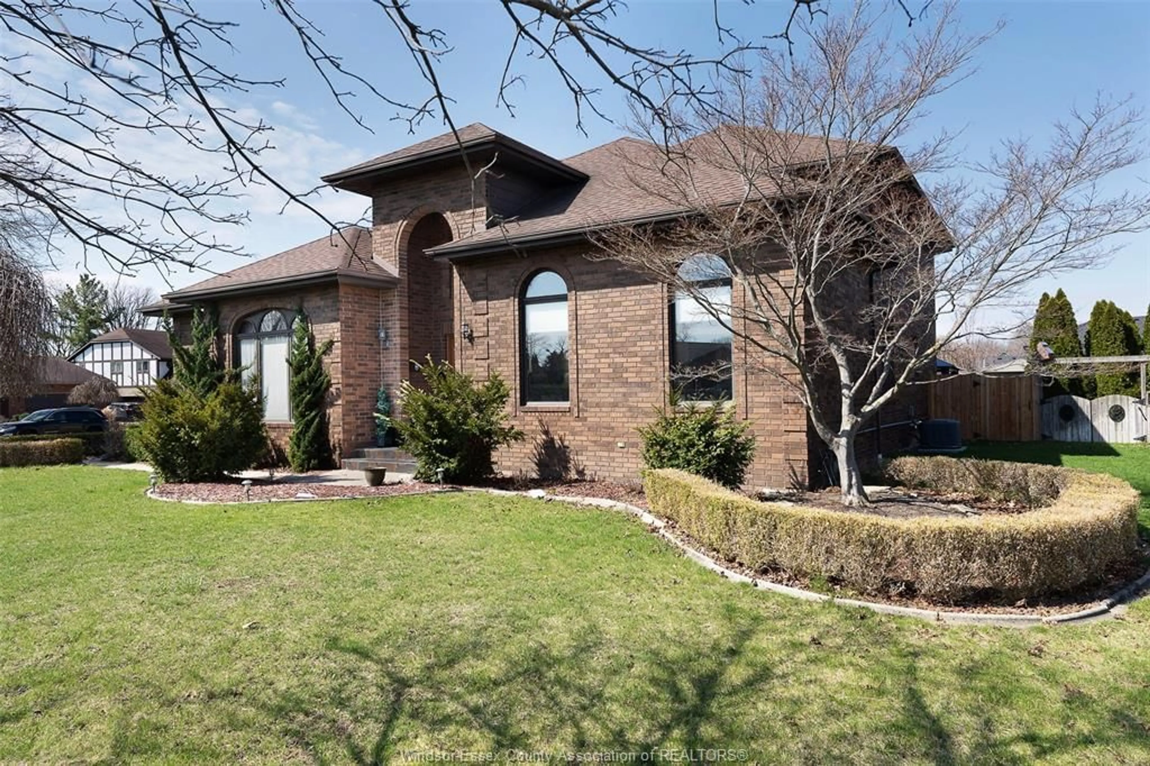 Home with brick exterior material, street for 172 POINTE WEST Dr, Amherstburg Ontario N9V 3R6