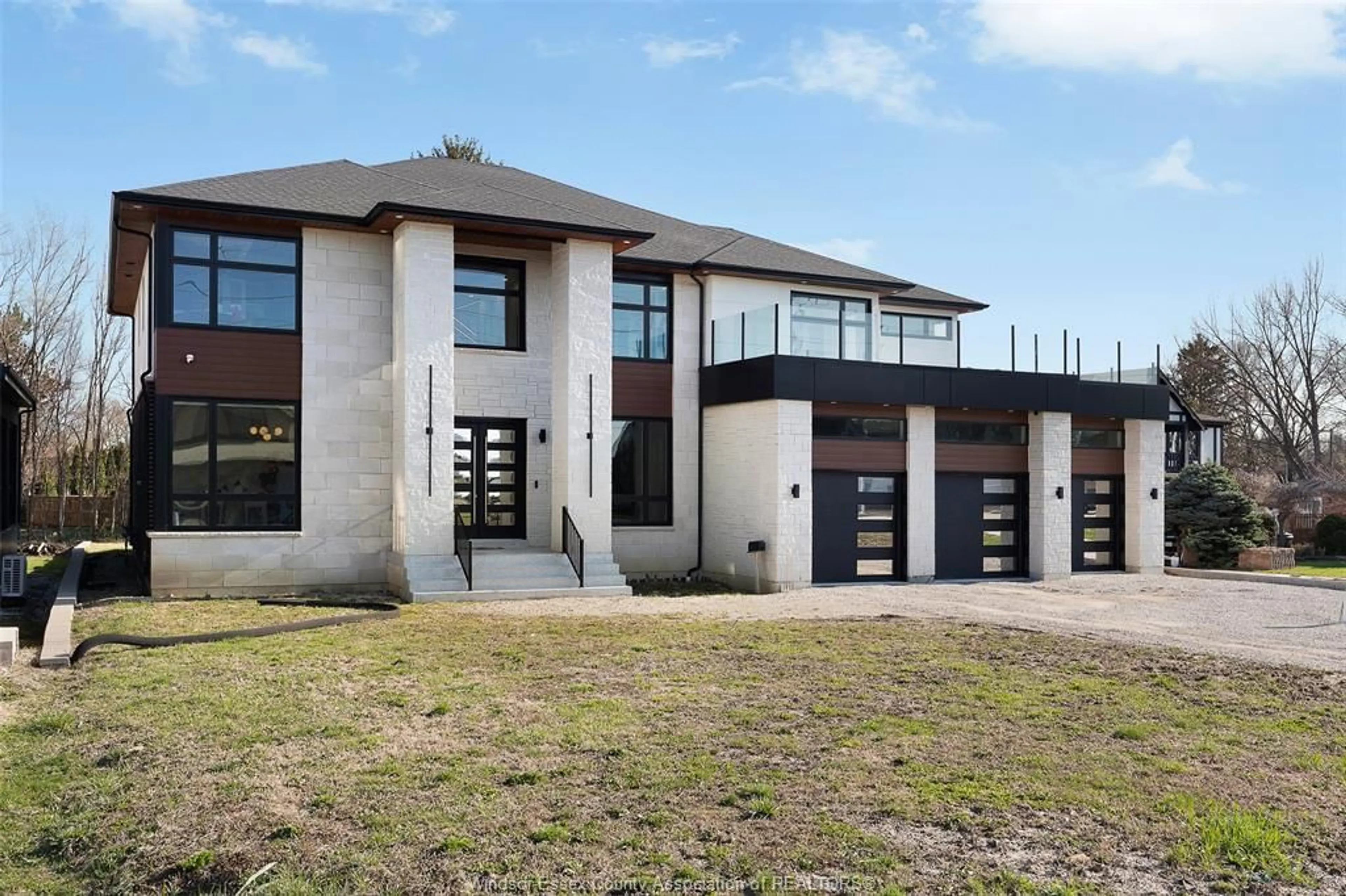 Home with brick exterior material, building for 8535 RIVERSIDE Dr, Windsor Ontario N8S 1G1