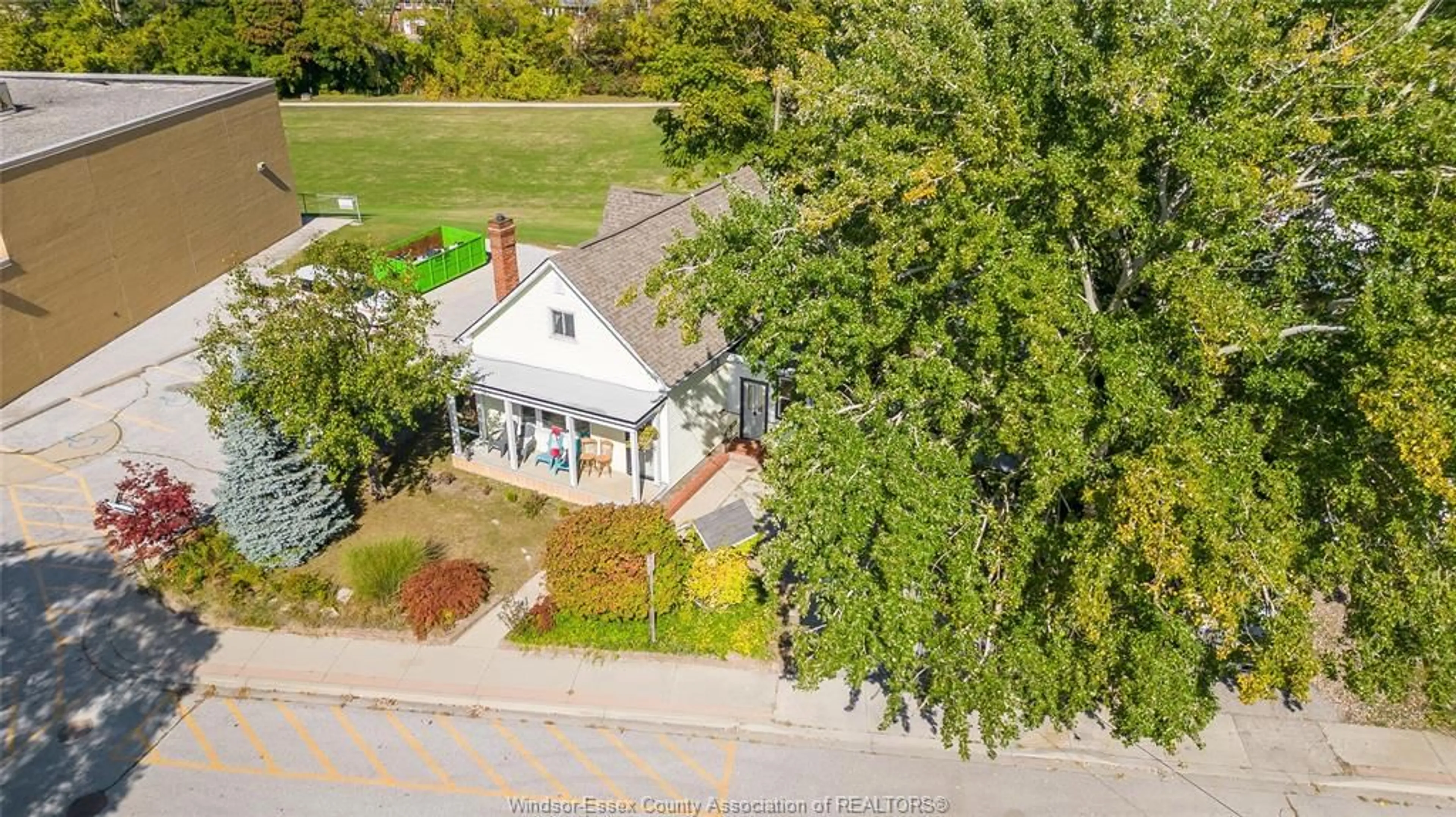 A pic from outside/outdoor area/front of a property/back of a property/a pic from drone, street for 24 WATER St, Kingsville Ontario N9Y 1J3