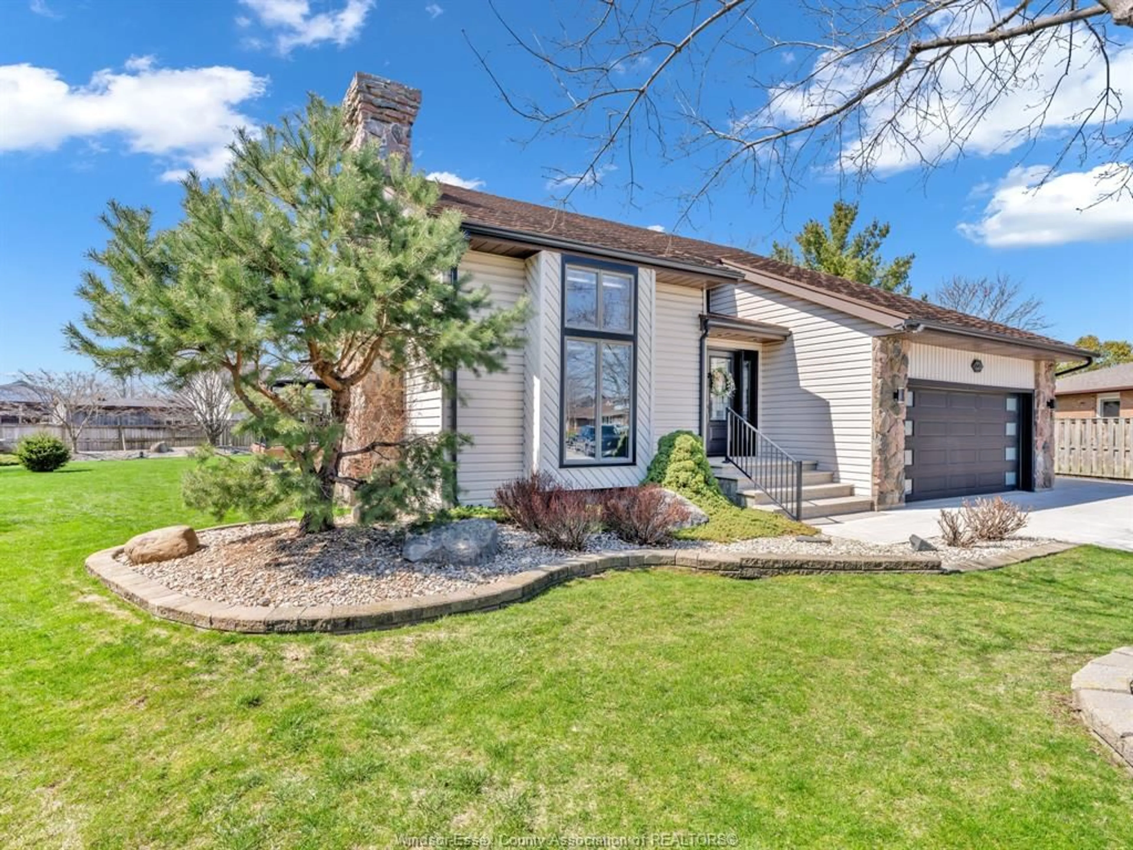 Unknown for 226 CHERRYWOOD Dr, Kingsville Ontario N9Y 3R4