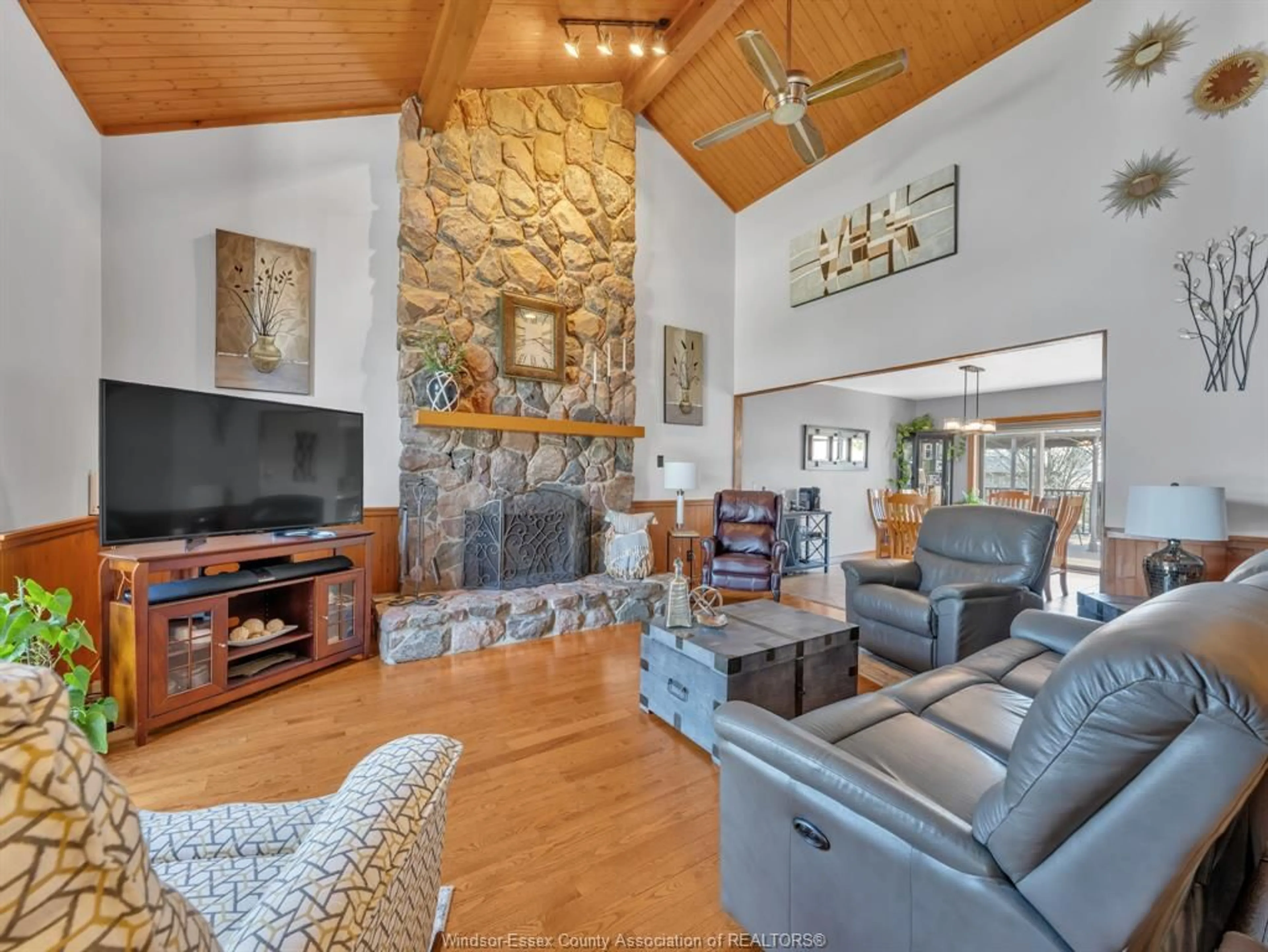 Living room with furniture, unknown for 226 CHERRYWOOD Dr, Kingsville Ontario N9Y 3R4