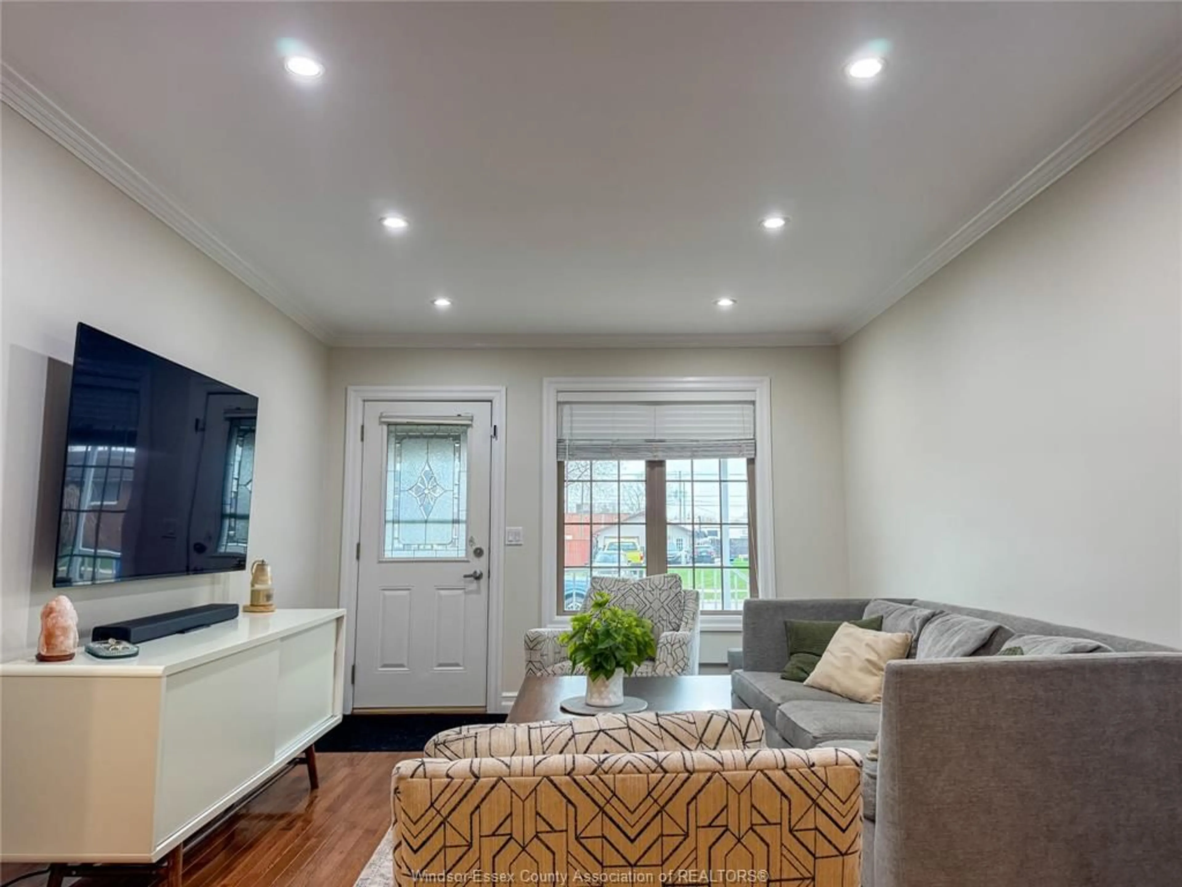 Living room with furniture, unknown for 2579 LLYOD GEORGE, Windsor Ontario N8T 2T3