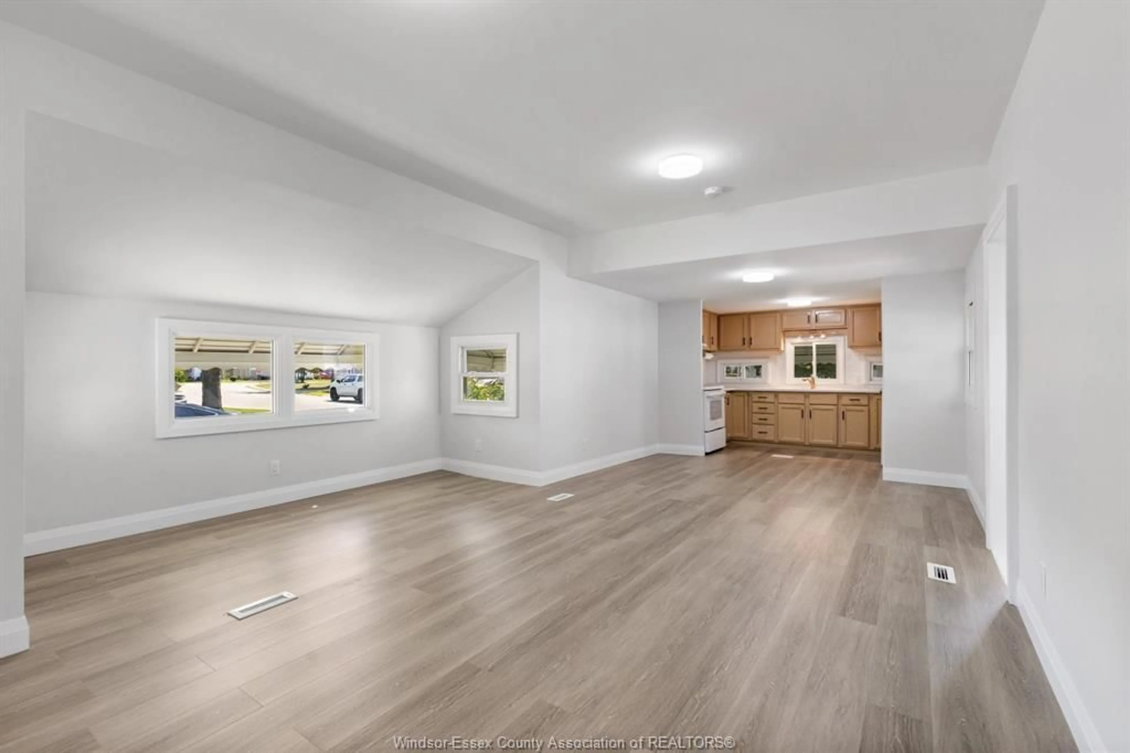 A pic of a room for 270 BEVERLY, Essex Ontario N8M 1N4