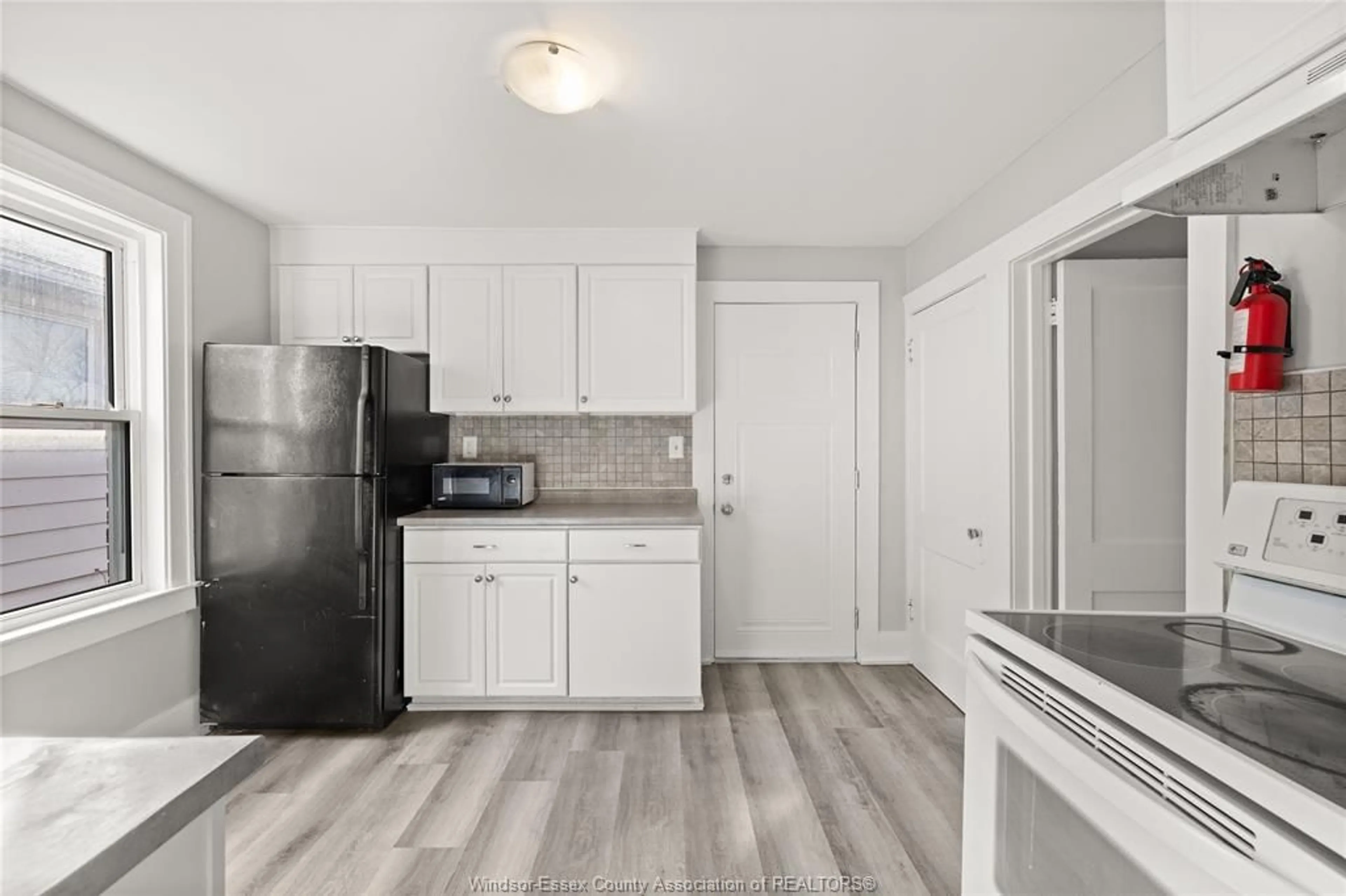 Standard kitchen, unknown for 1389 LANGLOIS Ave, Windsor Ontario N8X 4L8