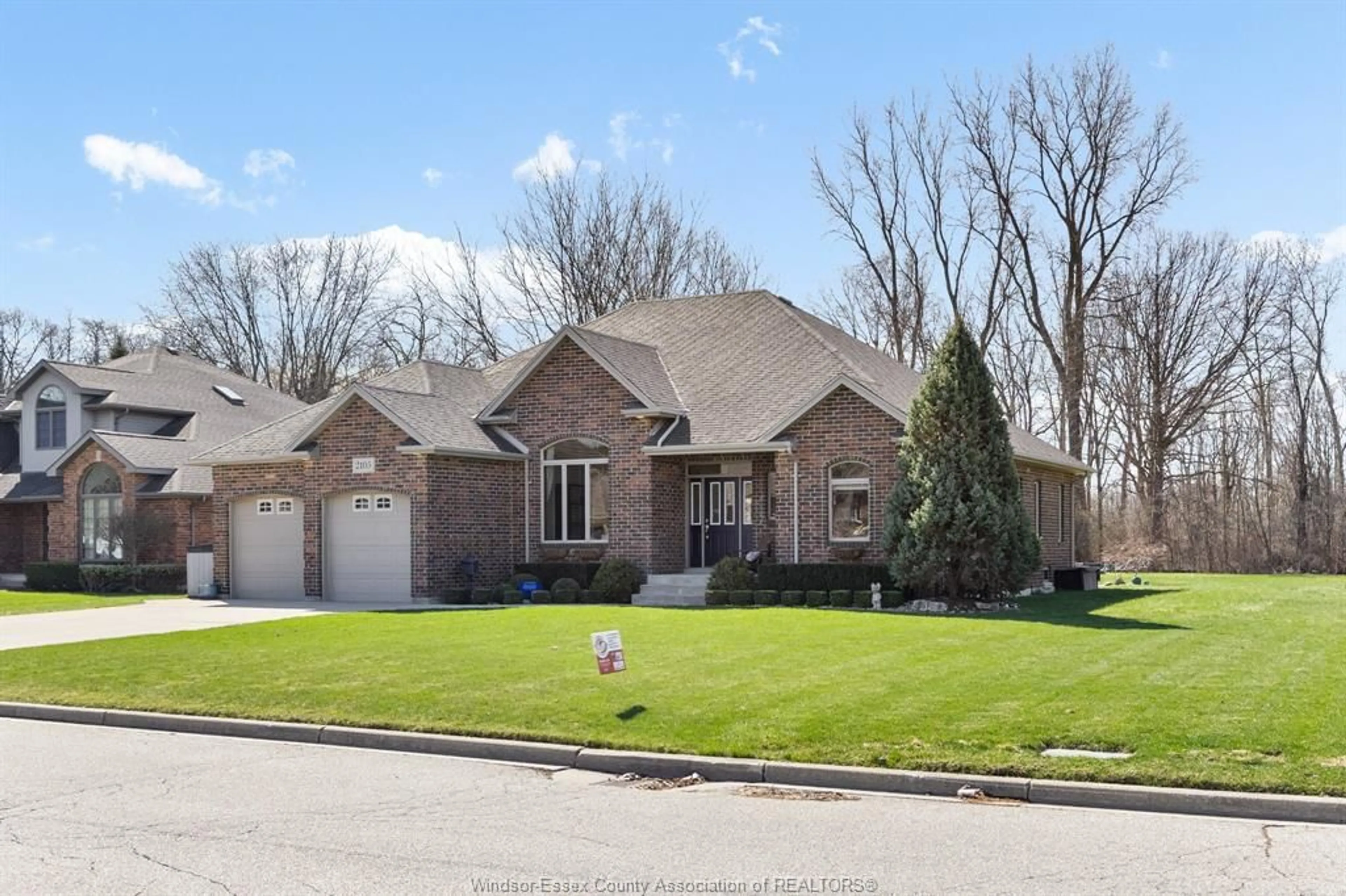 Home with brick exterior material, street for 2105 SUZANNE, LaSalle Ontario N9H 2K3