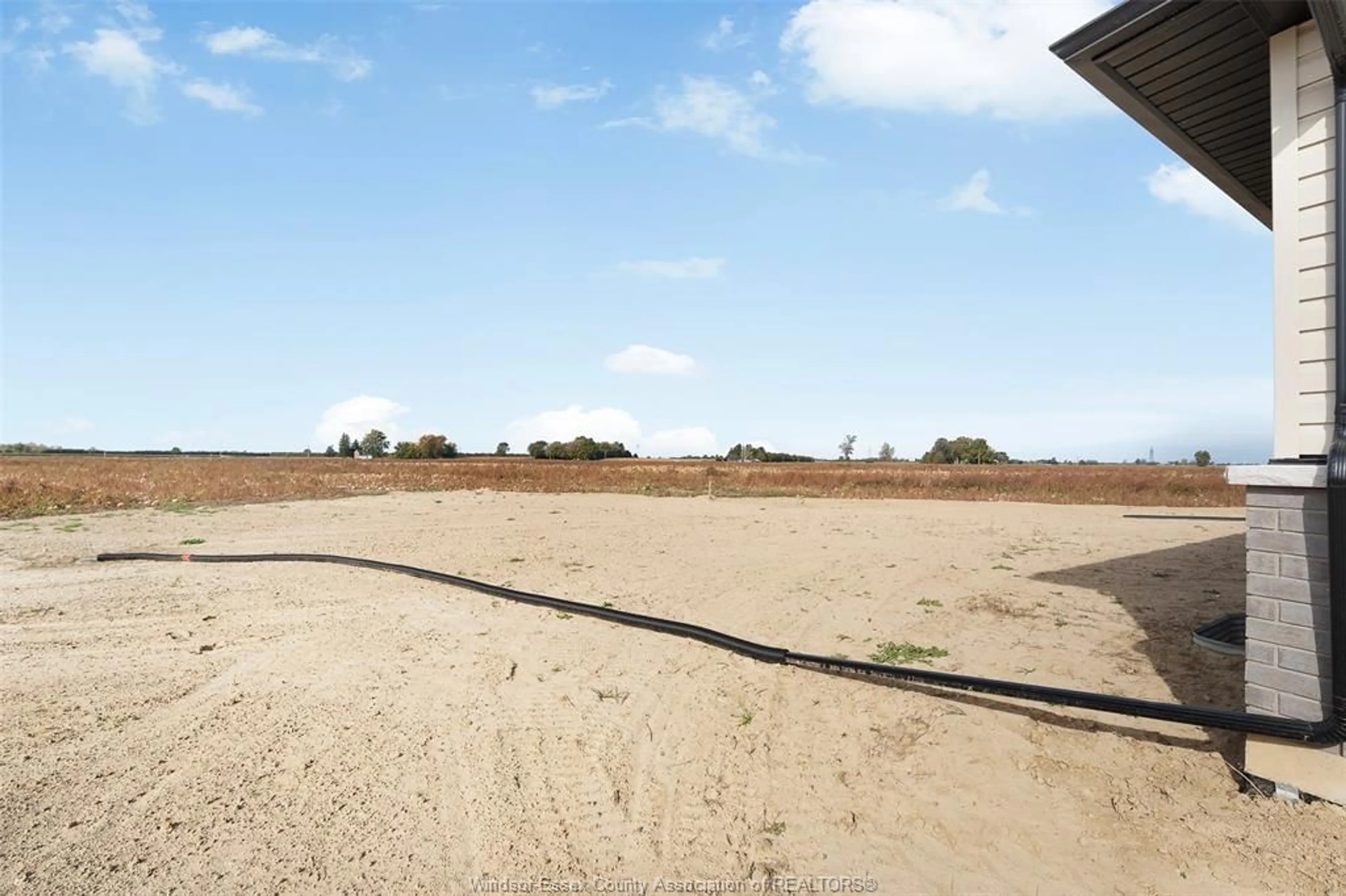 A pic from outside/outdoor area/front of a property/back of a property/a pic from drone, street for 200 WORTHINGTON Crt, Chatham Ontario N7L 0G7