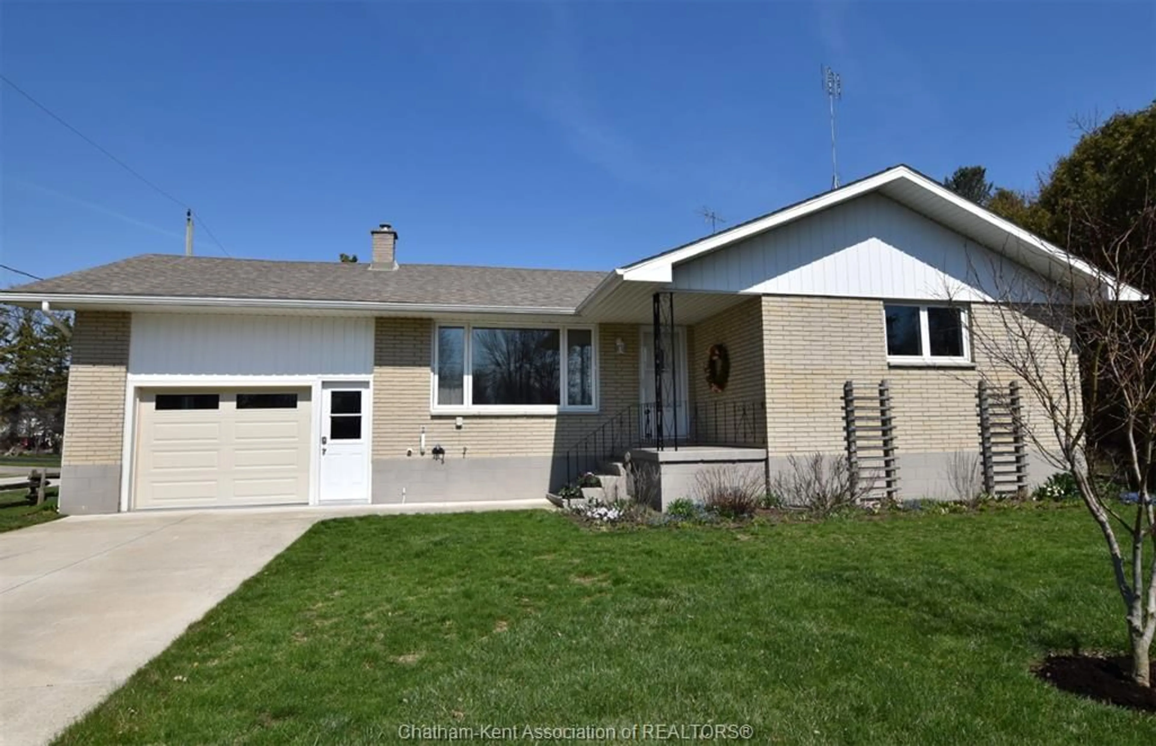 Home with vinyl exterior material, street for 56 Ford Cres, Blenheim Ontario N0P 1A0