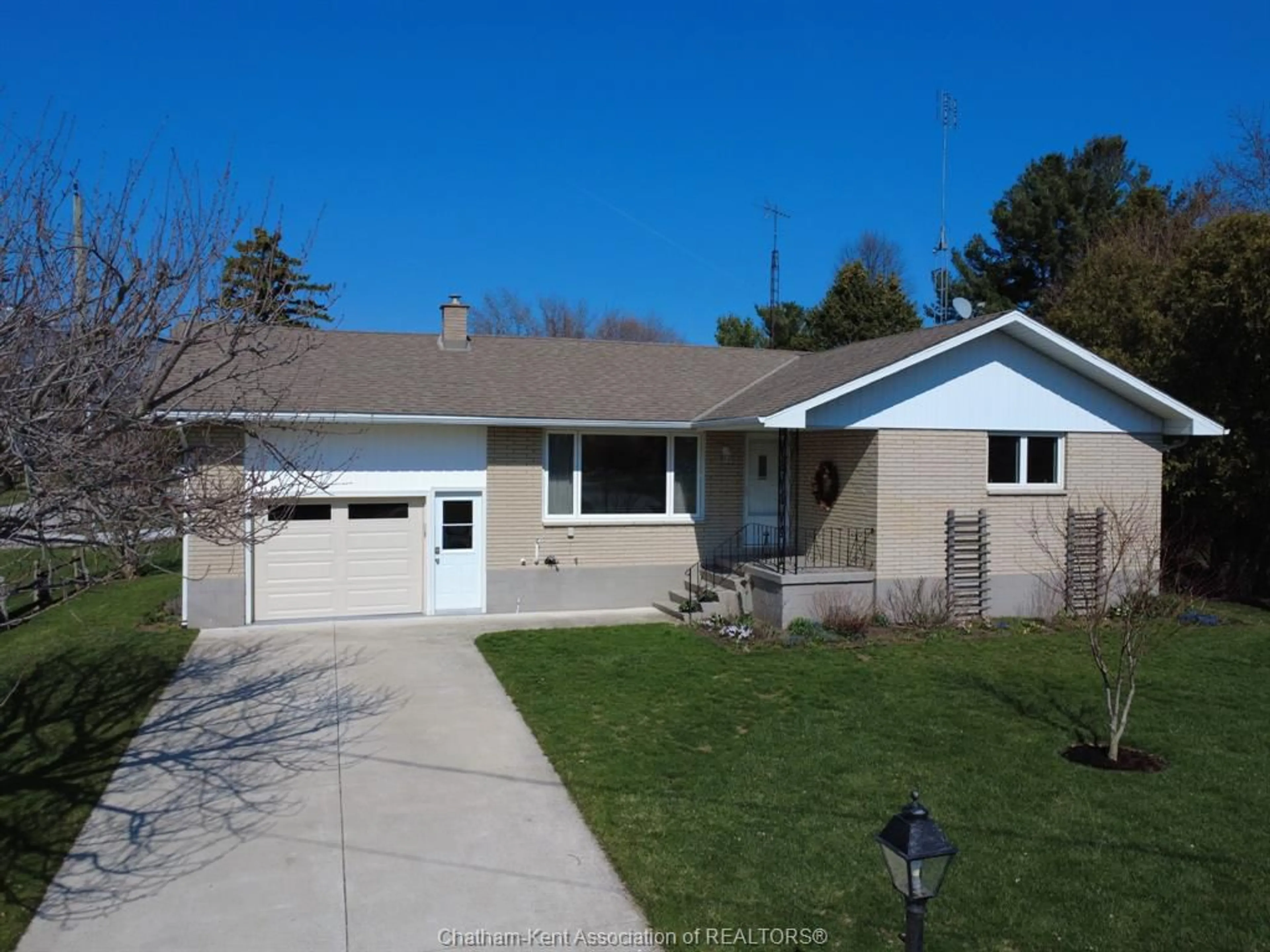 Home with vinyl exterior material, street for 56 Ford Cres, Blenheim Ontario N0P 1A0