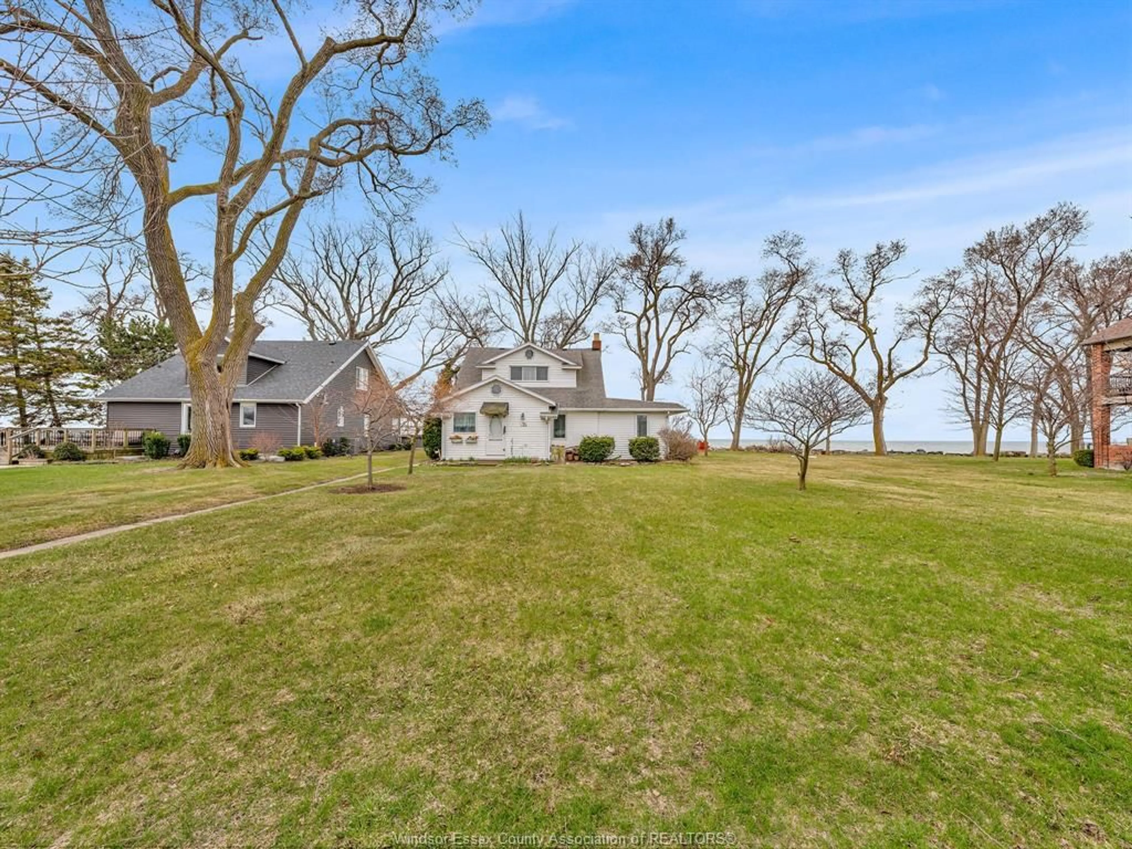 A pic from outside/outdoor area/front of a property/back of a property/a pic from drone, water/lake/river/ocean view for 278 ROBSON Rd, Leamington Ontario N8H 5R4