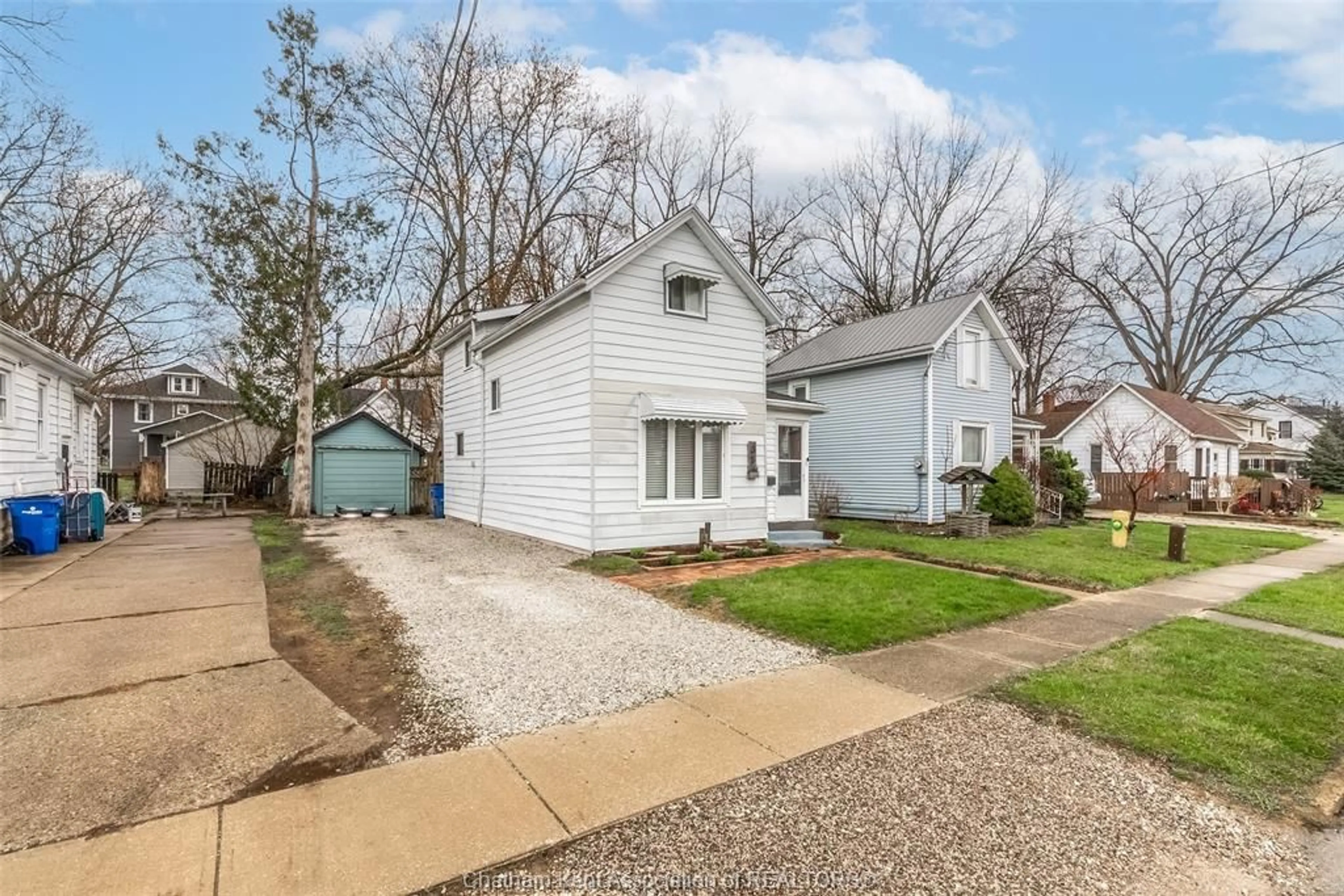 A pic from outside/outdoor area/front of a property/back of a property/a pic from drone, street for 35 Llydican Ave, Chatham Ontario N7L 3E4