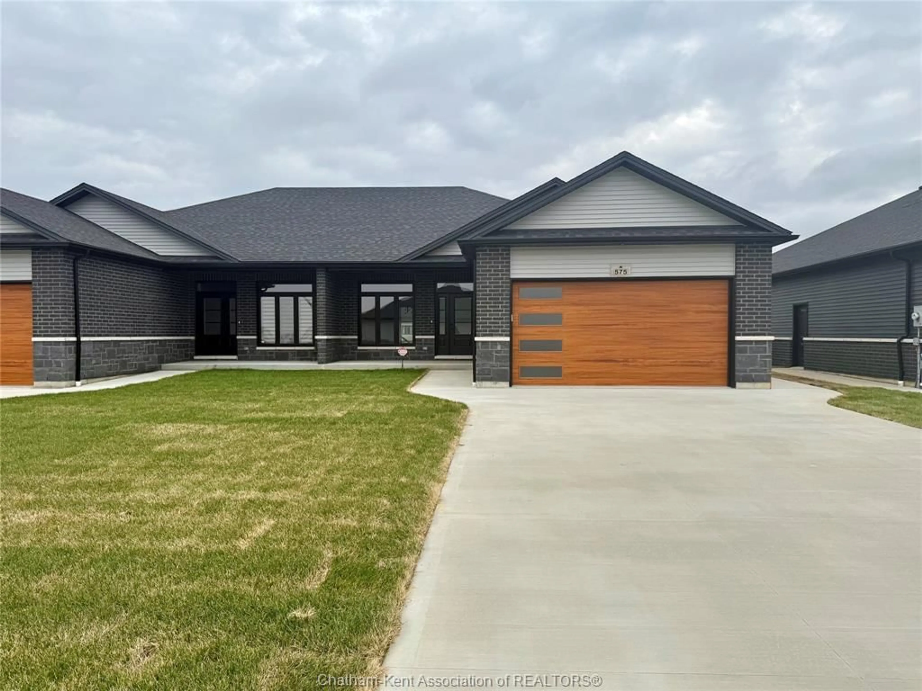 Unknown for 575 KEIL Trail, Chatham Ontario N7L 0G8