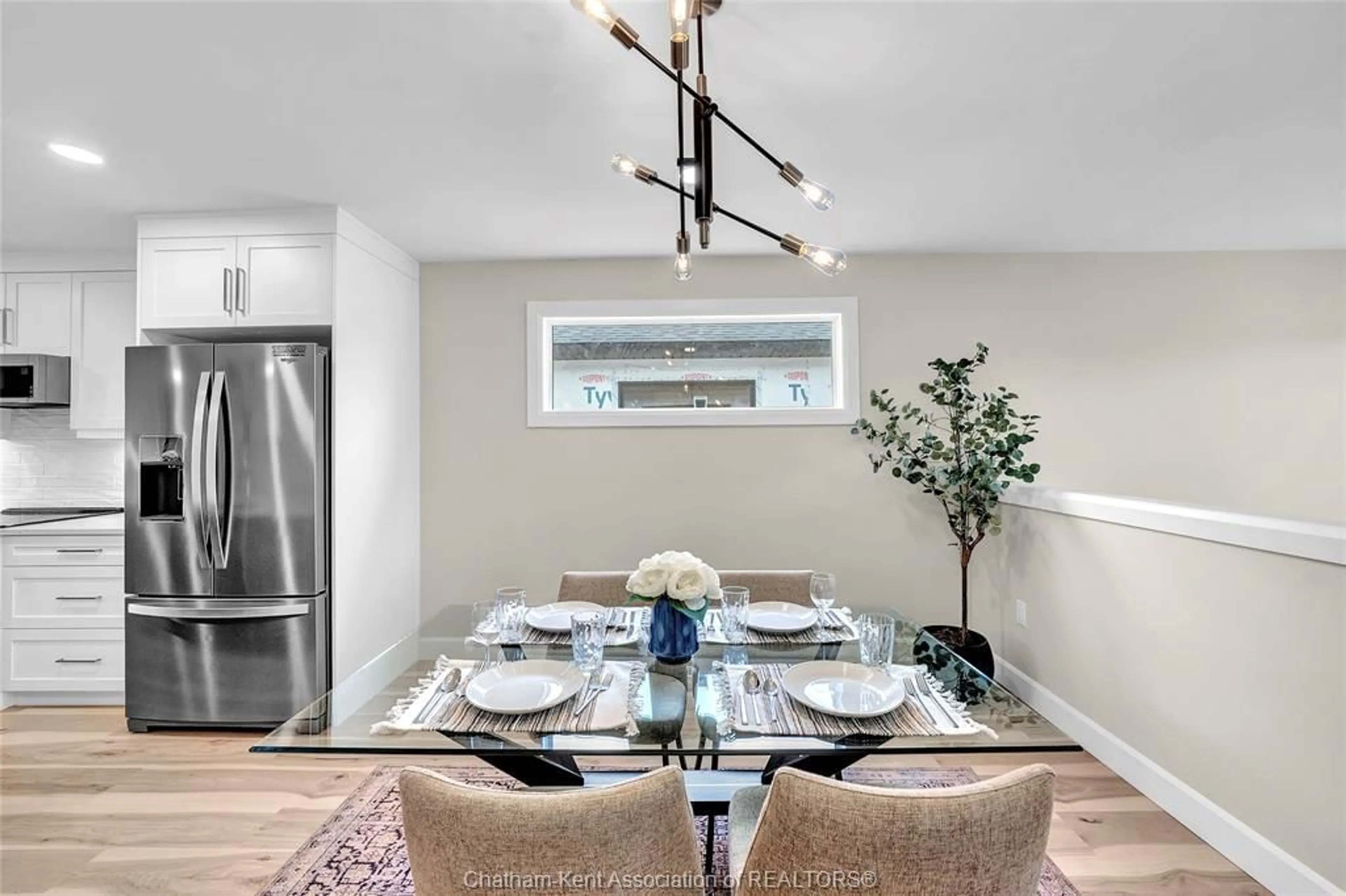 Dining room, unknown for 260 IRONWOOD Trail, Chatham Ontario N7M 0V6