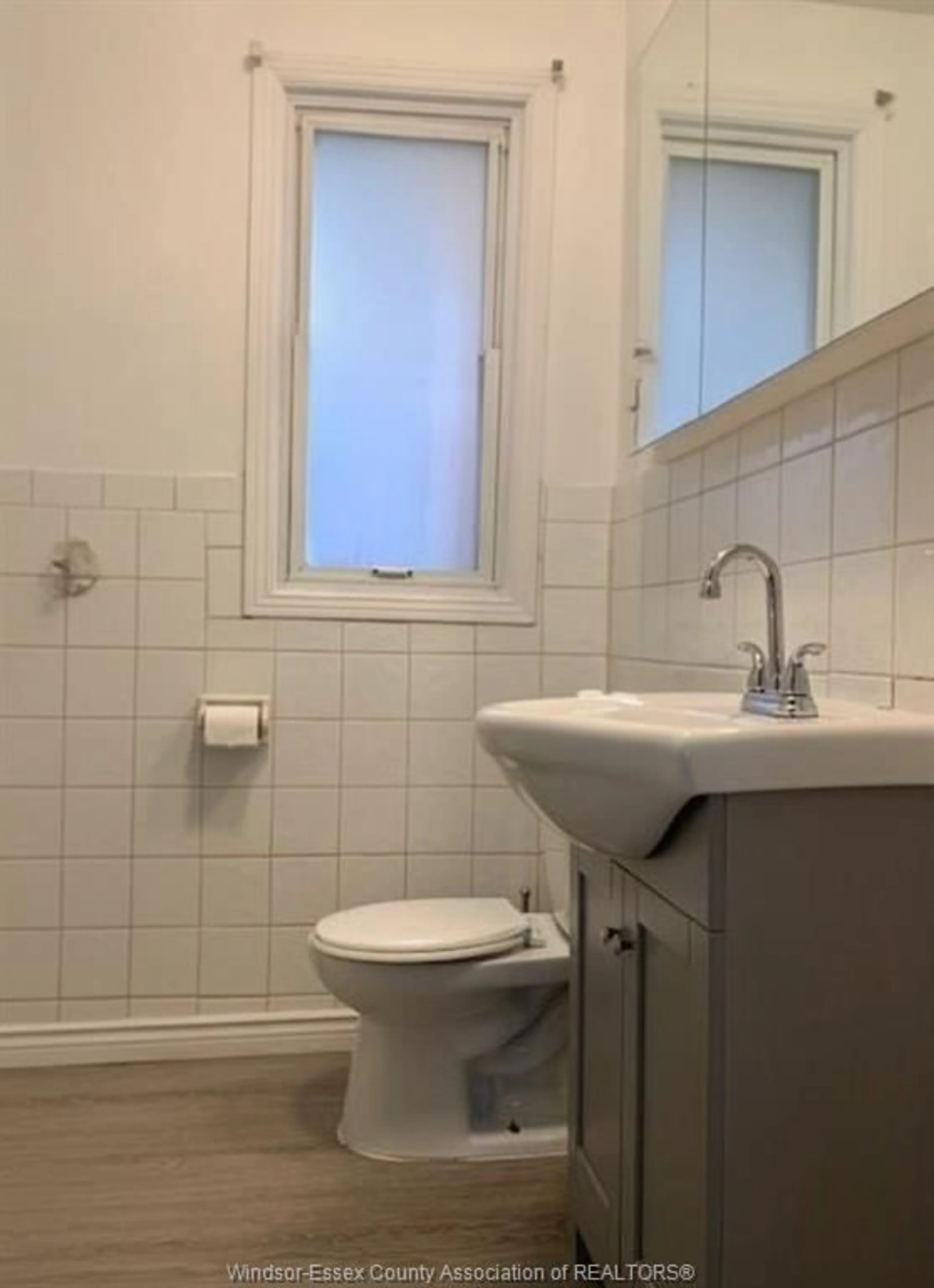 Standard bathroom, floor is not visible for 1561 York St, Windsor Ontario N8X 1W5
