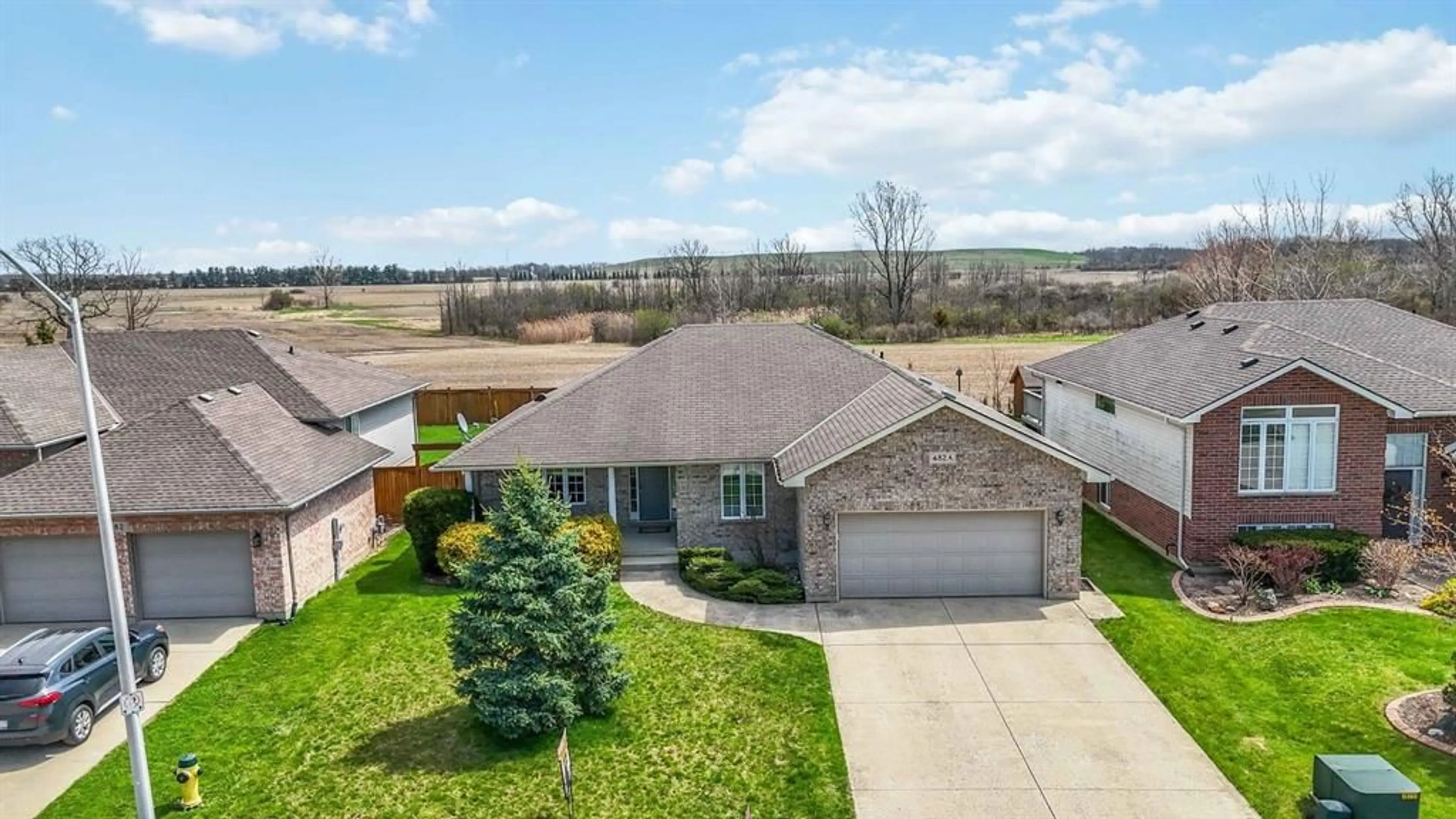 A pic from outside/outdoor area/front of a property/back of a property/a pic from drone, unknown for 482A FIRST Ave, Petrolia Ontario N0N 1R0