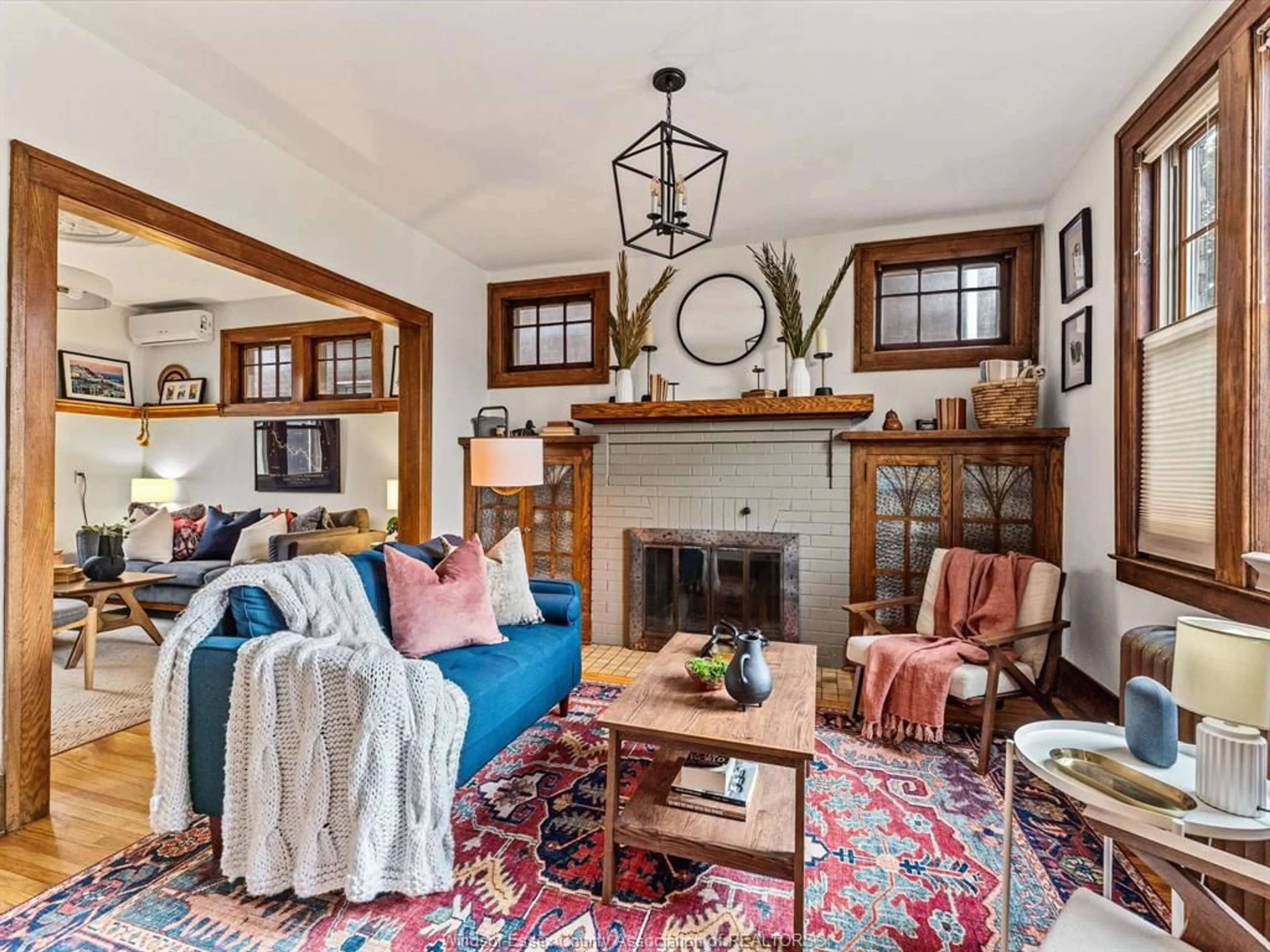 Living room with furniture, unknown for 507 Moy, Windsor Ontario N9A 2N3