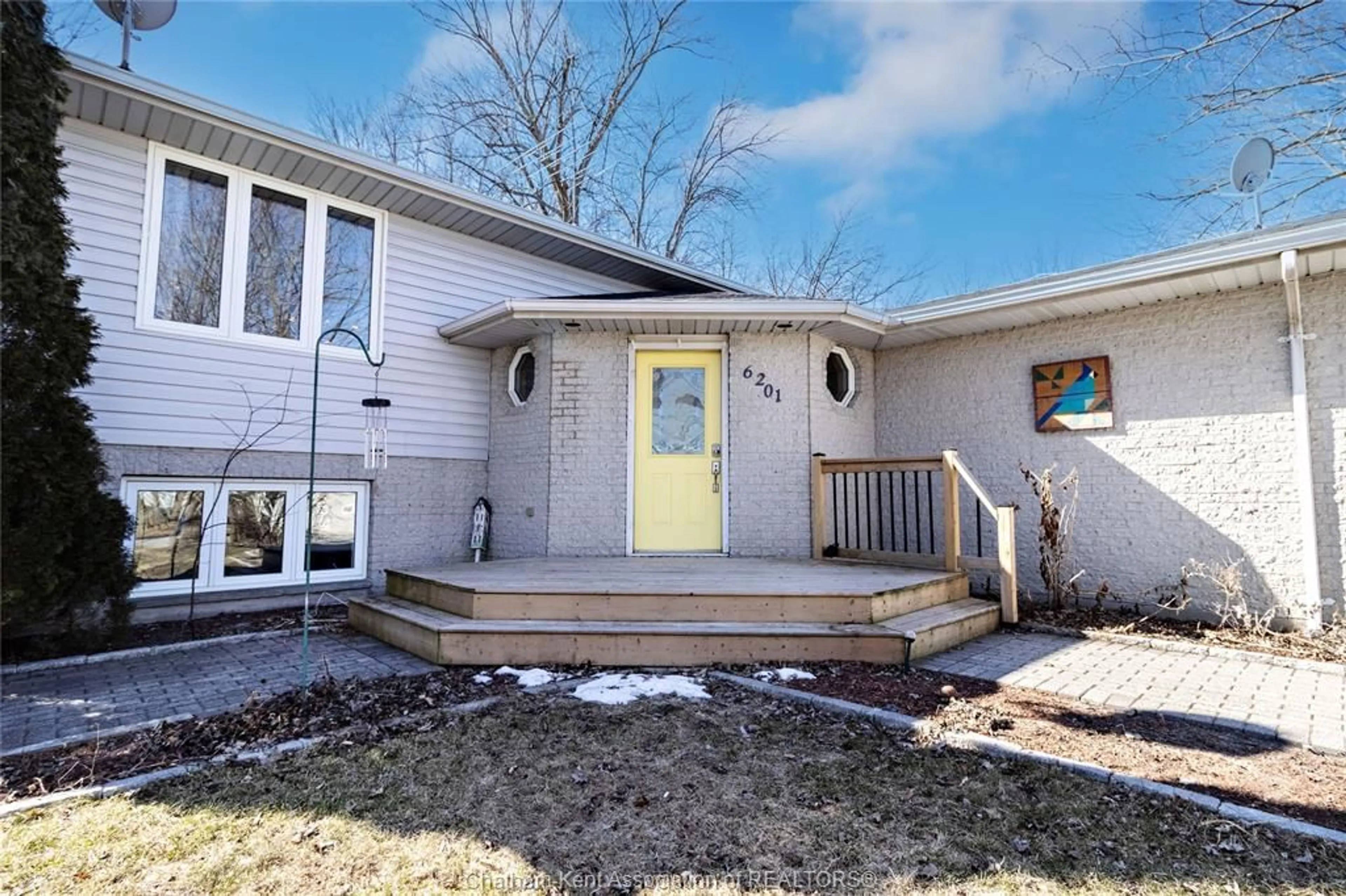 Unknown for 6201 Main St, Comber Ontario N0P 1J0