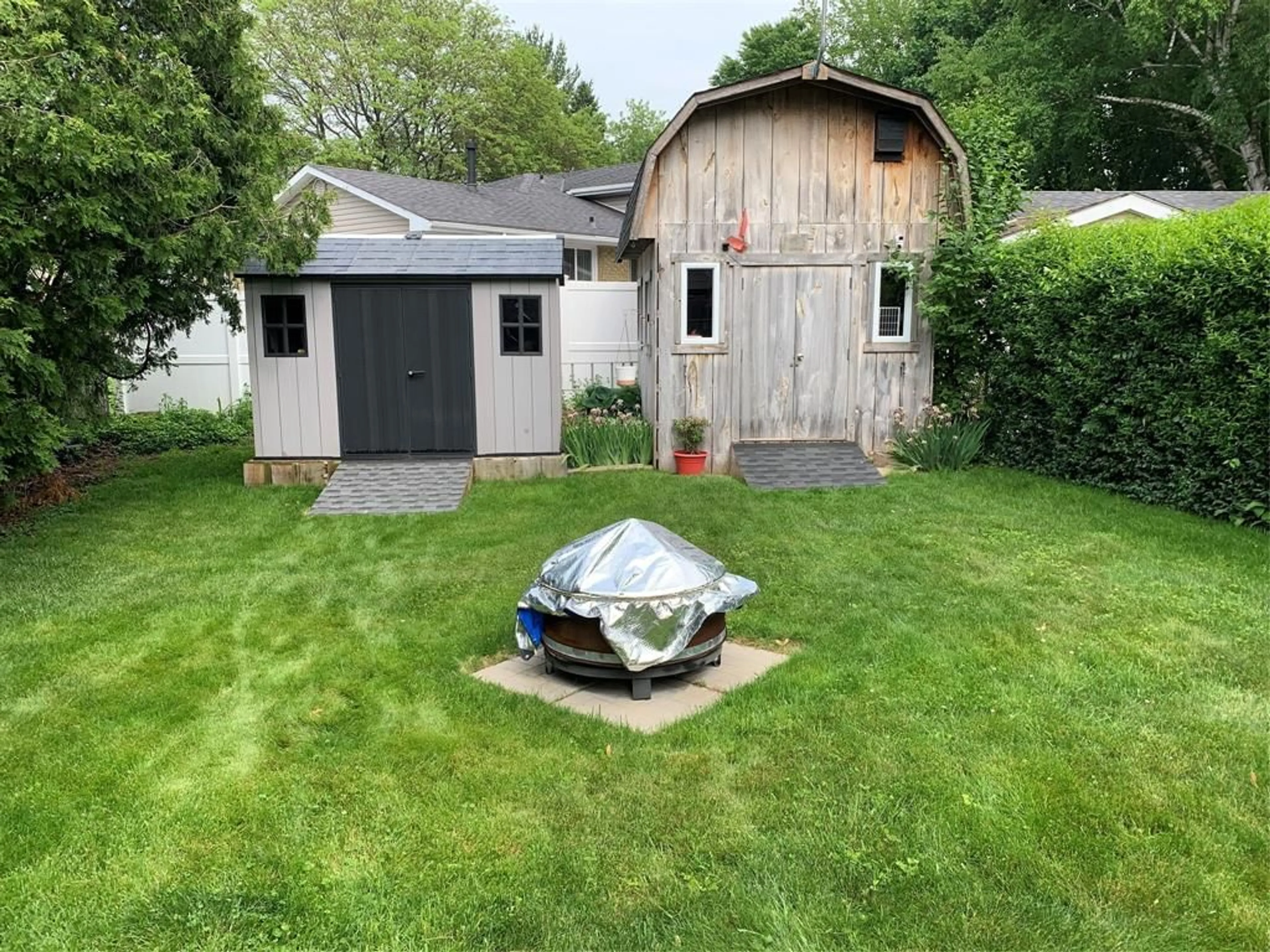 Shed for 1279 Willa Dr, Sarnia Ontario N7S 4S8