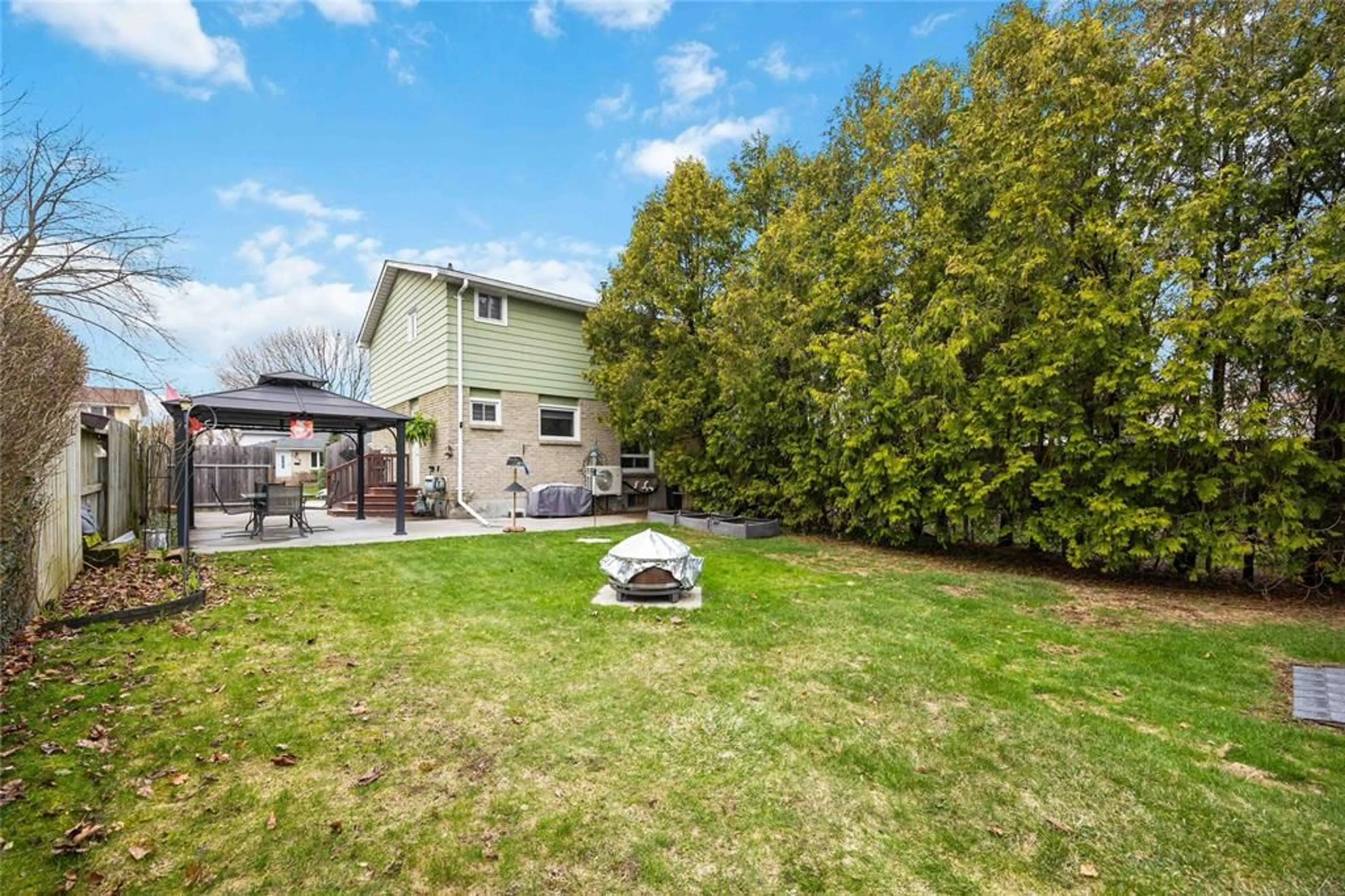 Patio, street for 1279 Willa Dr, Sarnia Ontario N7S 4S8