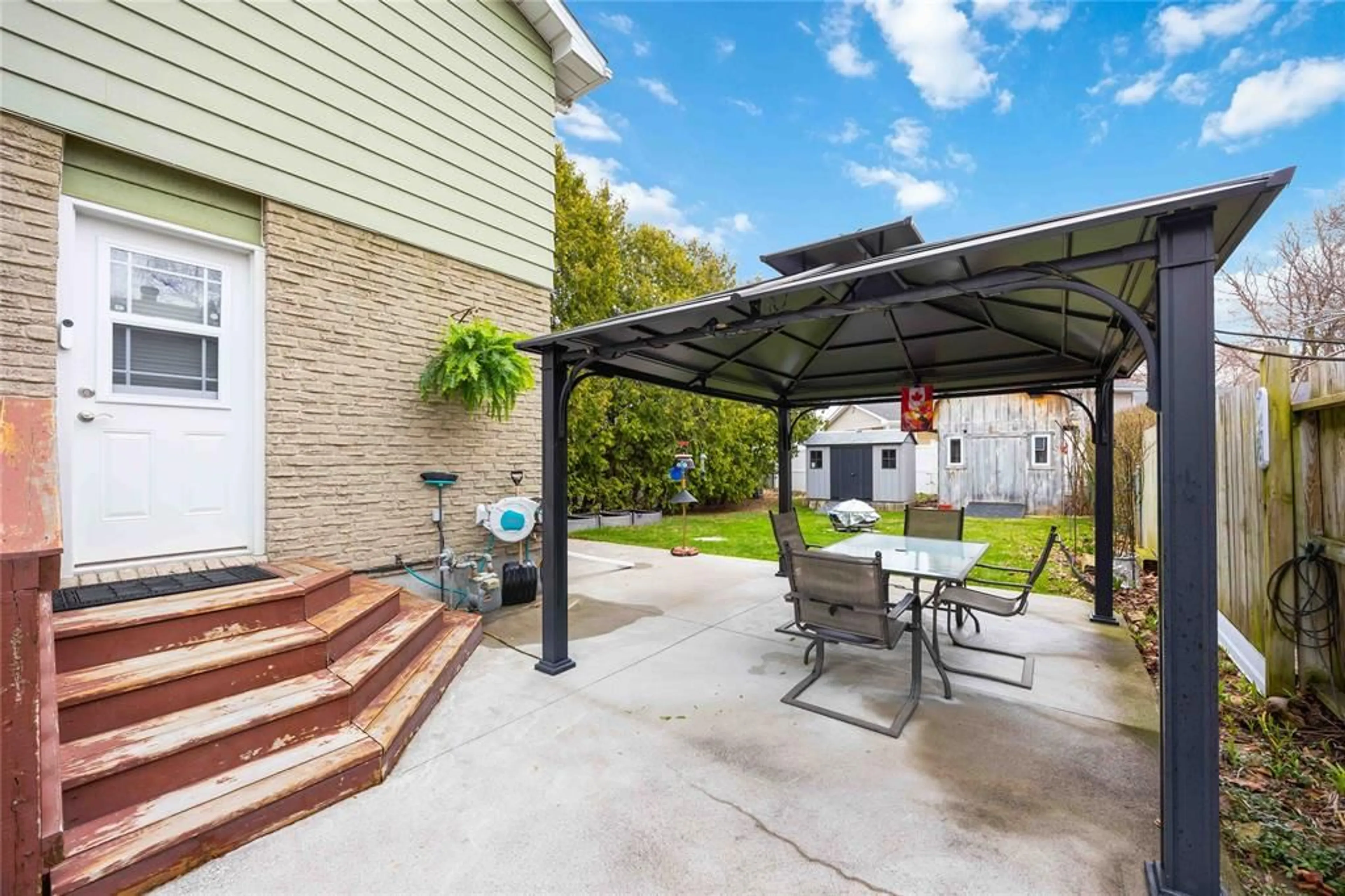 Patio, street for 1279 Willa Dr, Sarnia Ontario N7S 4S8