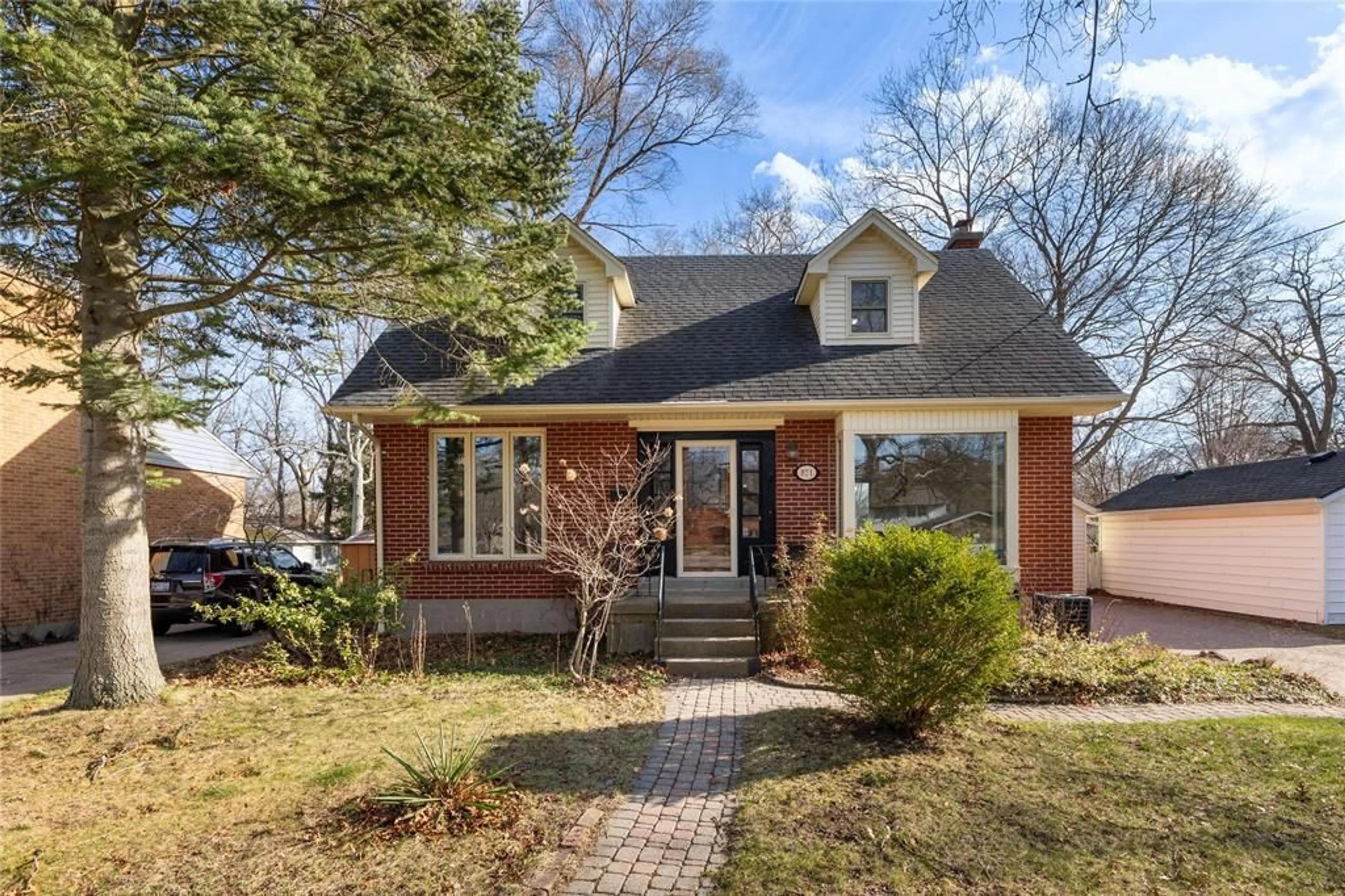 Home with brick exterior material, street for 871 Lakeshore Rd, Sarnia Ontario N7V 2V1