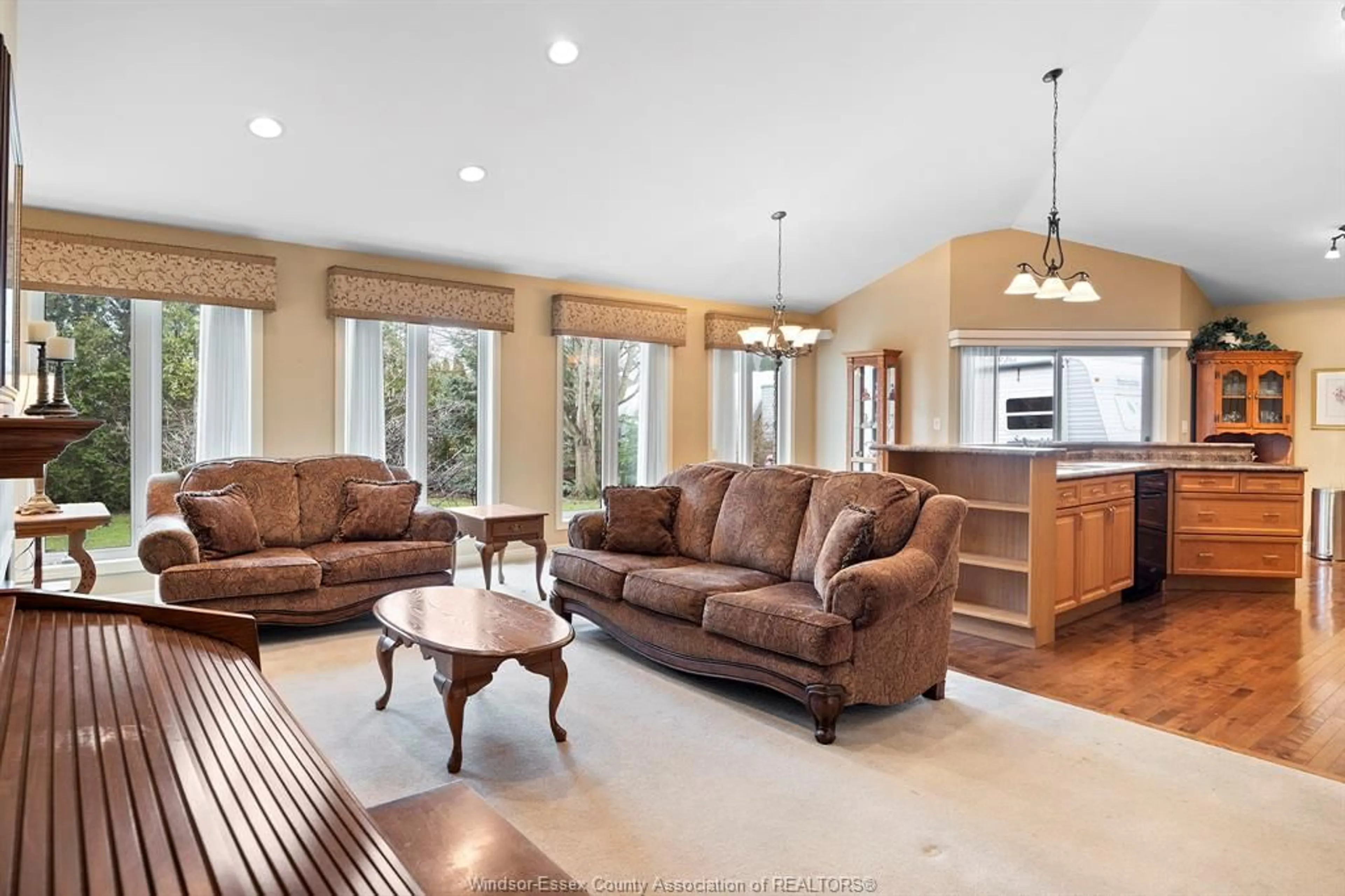 Living room with furniture, unknown for 54 CREEKVIEW, Kingsville Ontario N9Y 4E6