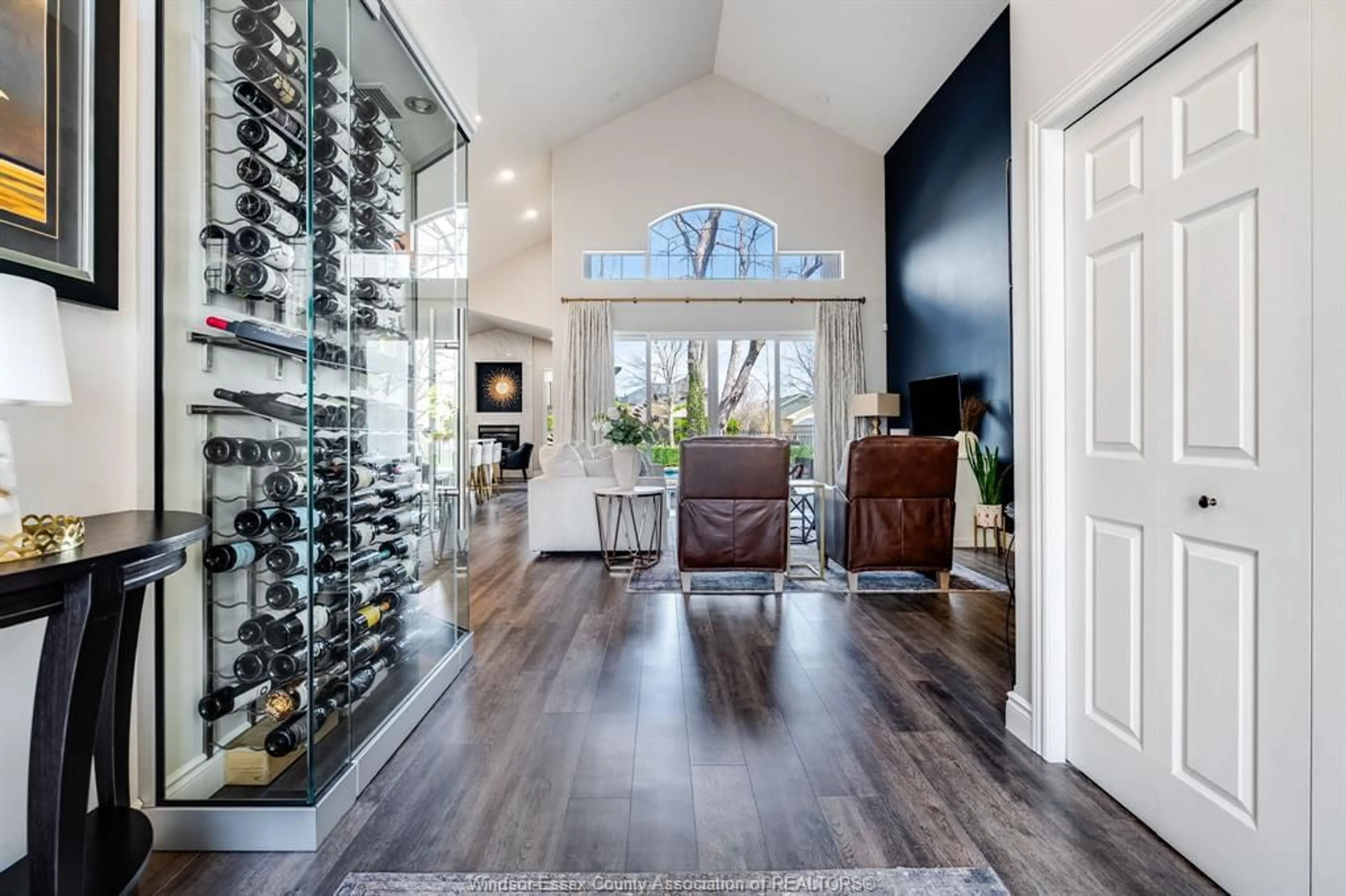 Indoor entryway for 1006 Lilydale, Lakeshore Ontario N8L 0Z2