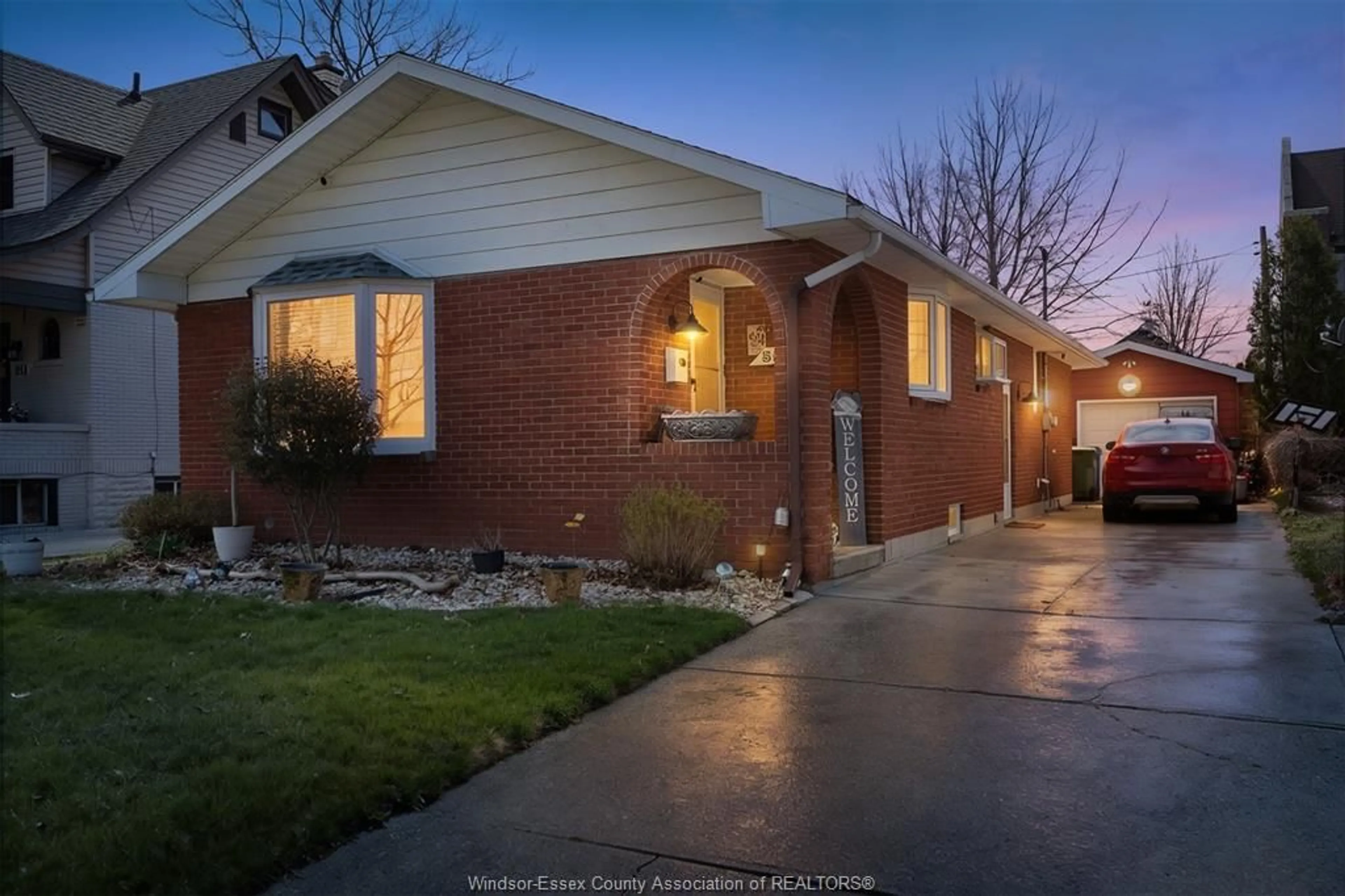 Home with brick exterior material, street for 845 GLIDDEN, Windsor Ontario N8S 2N6