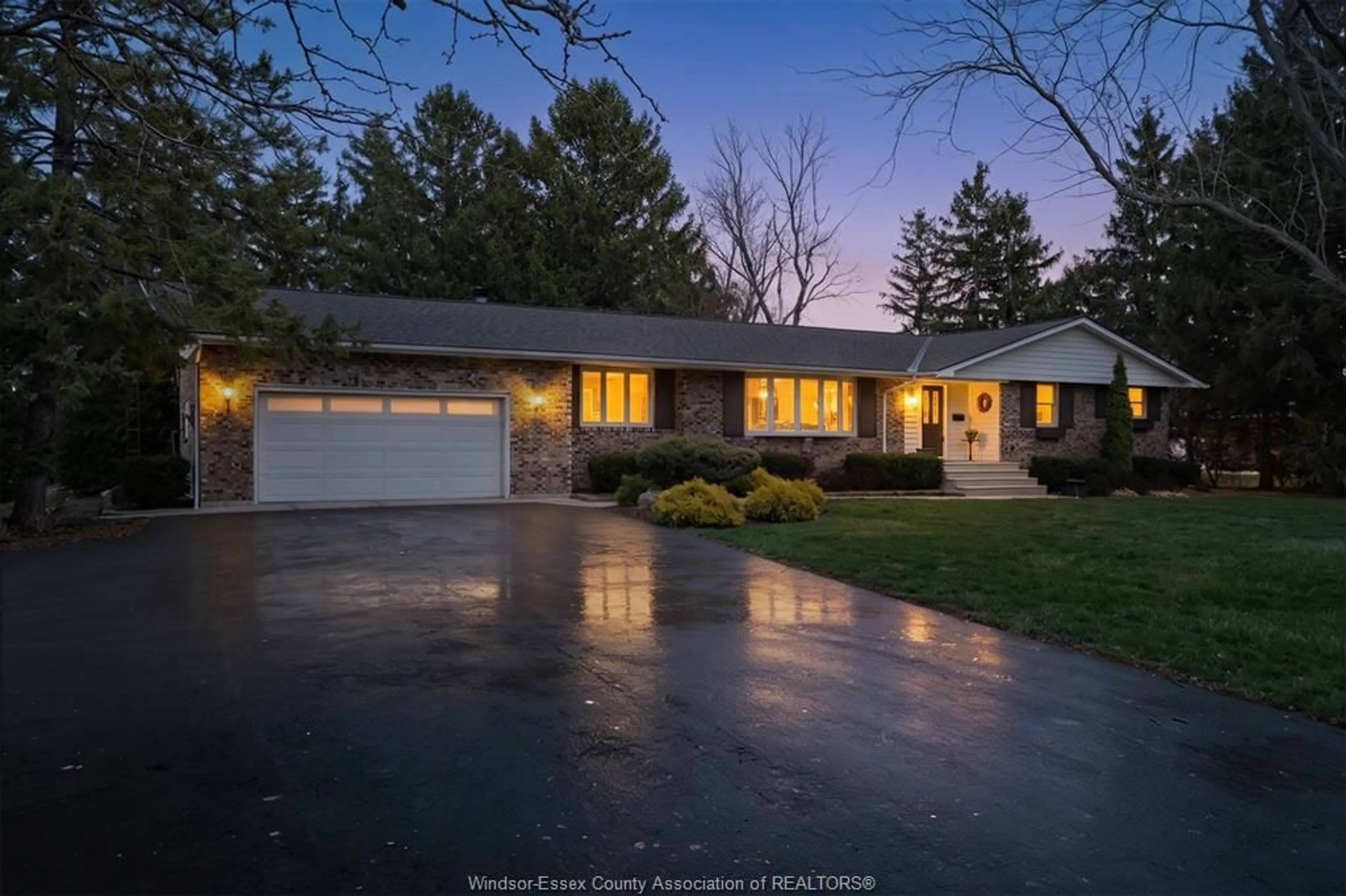 Unknown for 95 LAPOINTE St, Lakeshore Ontario N8M 2X4