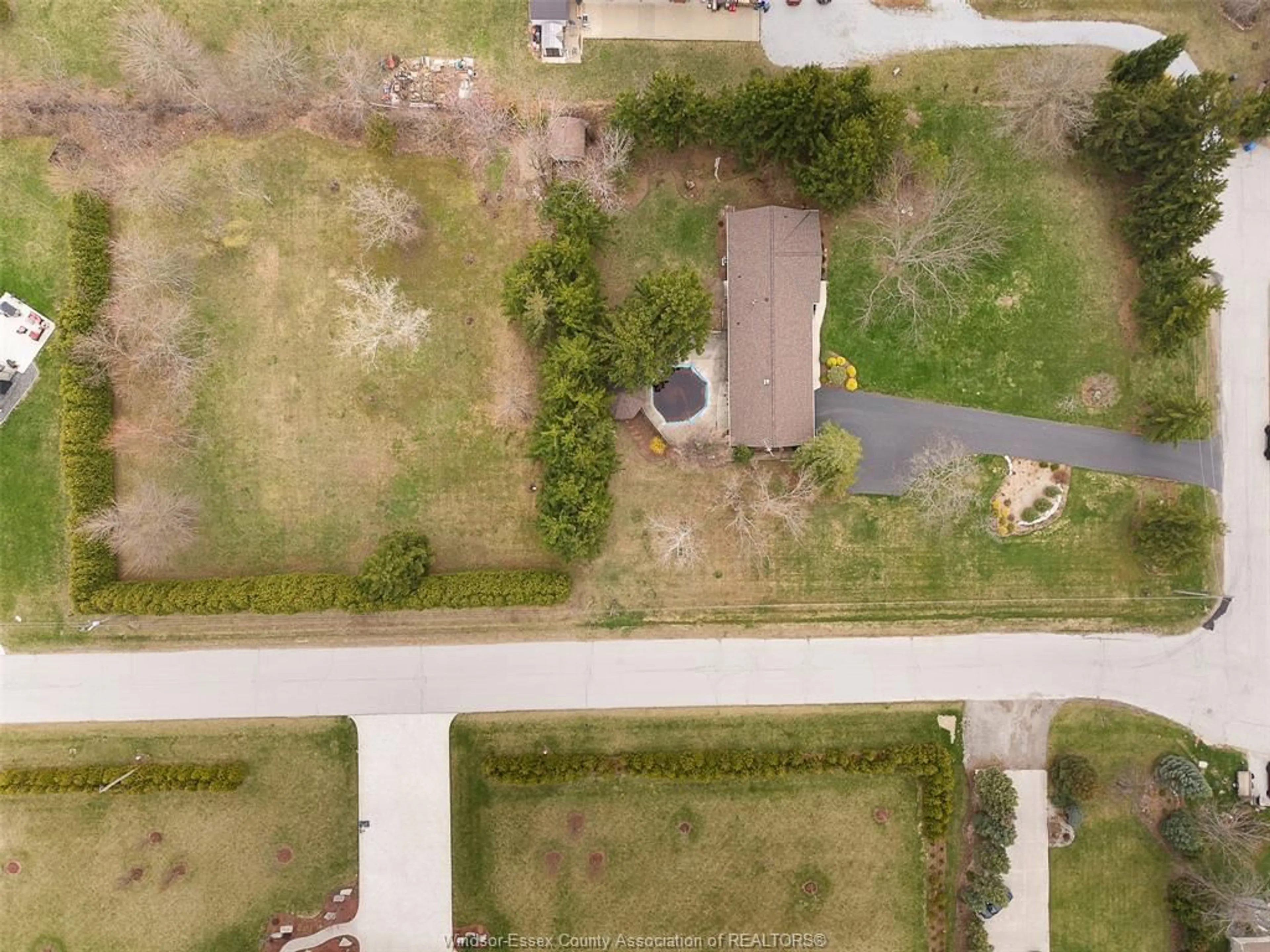 A pic from outside/outdoor area/front of a property/back of a property/a pic from drone, street for 95 LAPOINTE St, Lakeshore Ontario N8M 2X4