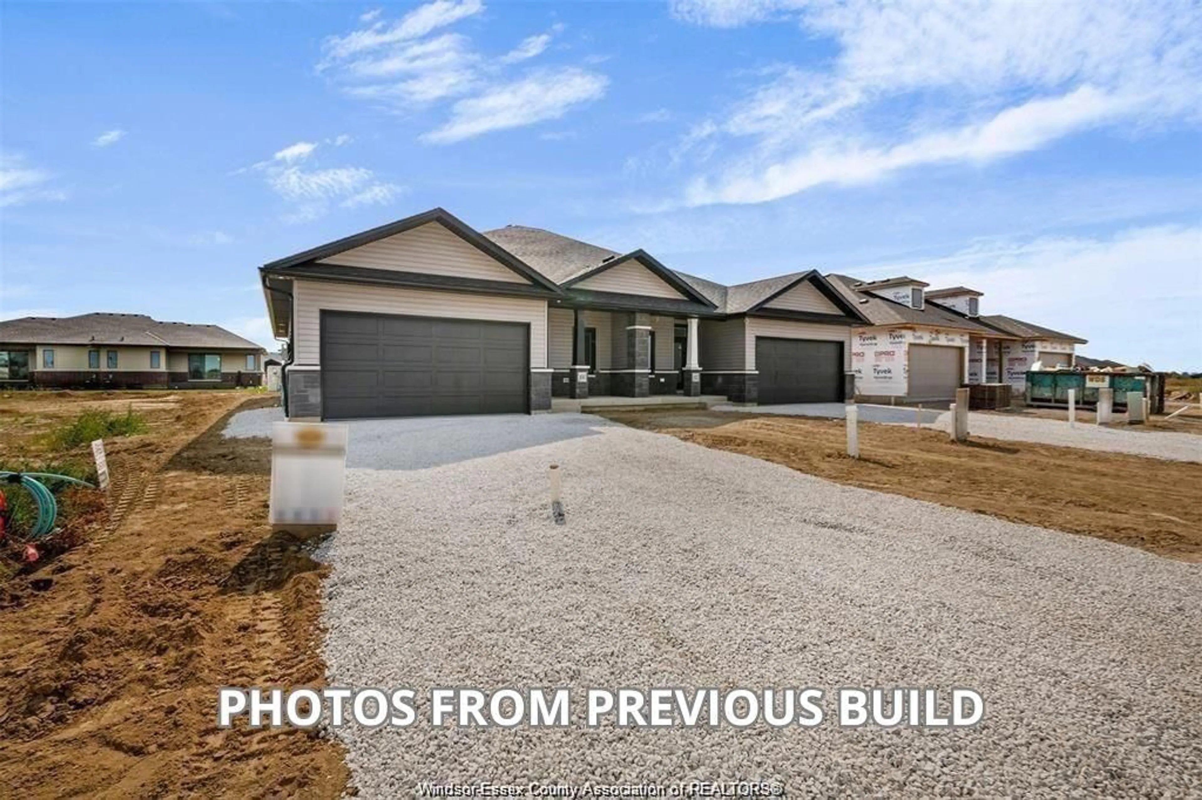 A pic from outside/outdoor area/front of a property/back of a property/a pic from drone, street for 125 BRIGHTON Pl, Chatham Ontario N7L 0G7