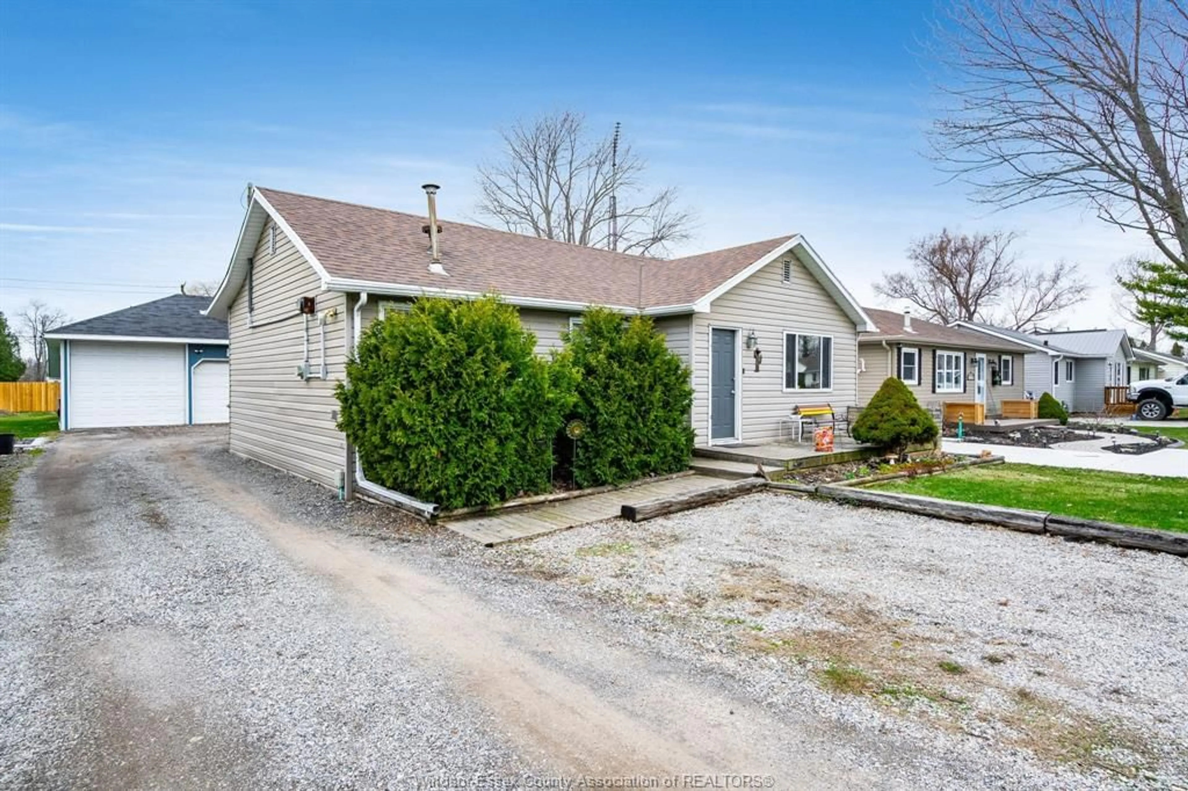 Home with vinyl exterior material, street for 6 Standaert Rd, Chatham Ontario N7M 5J7