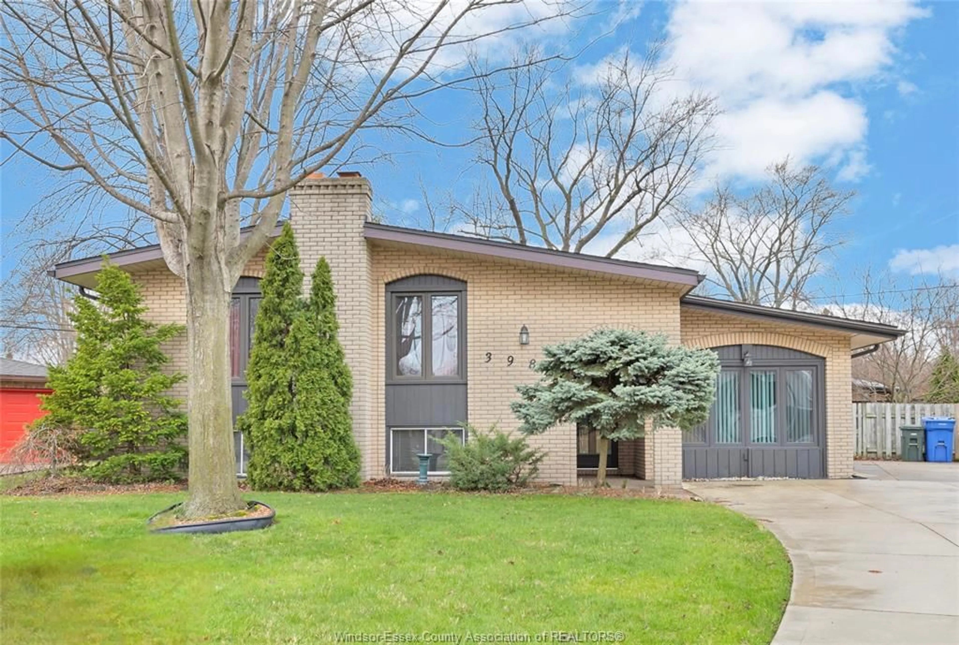 Home with brick exterior material, street for 3980 MYRTLE, Windsor Ontario N9C 4A3